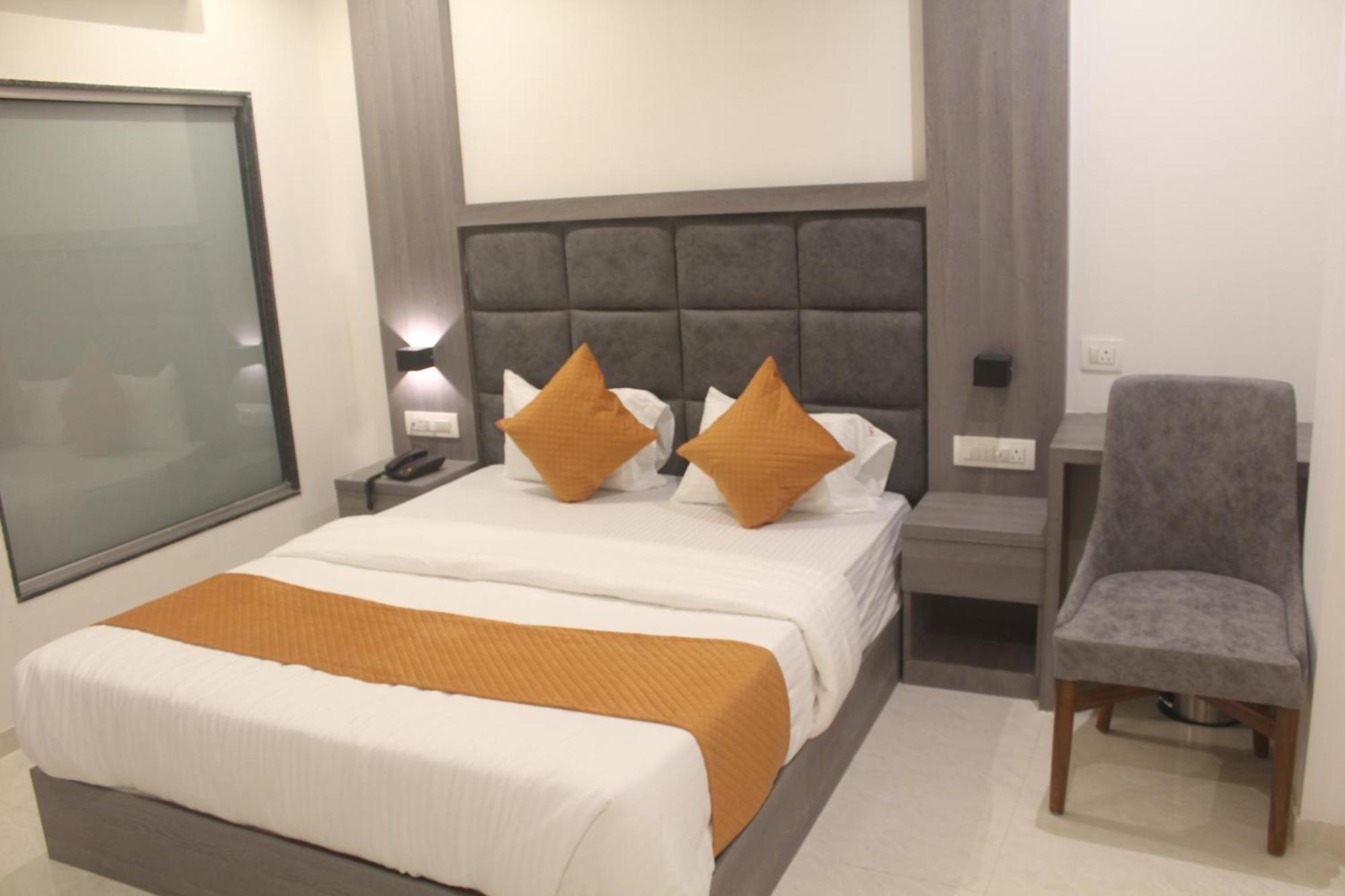 Metro Hotel