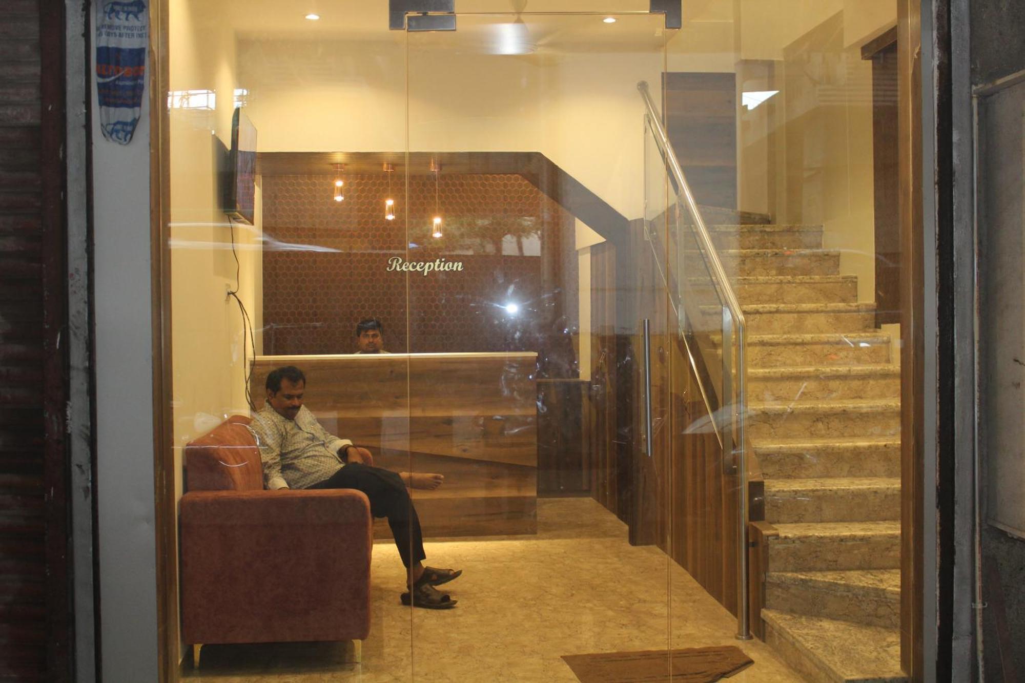 Metro Hotel Mumbai