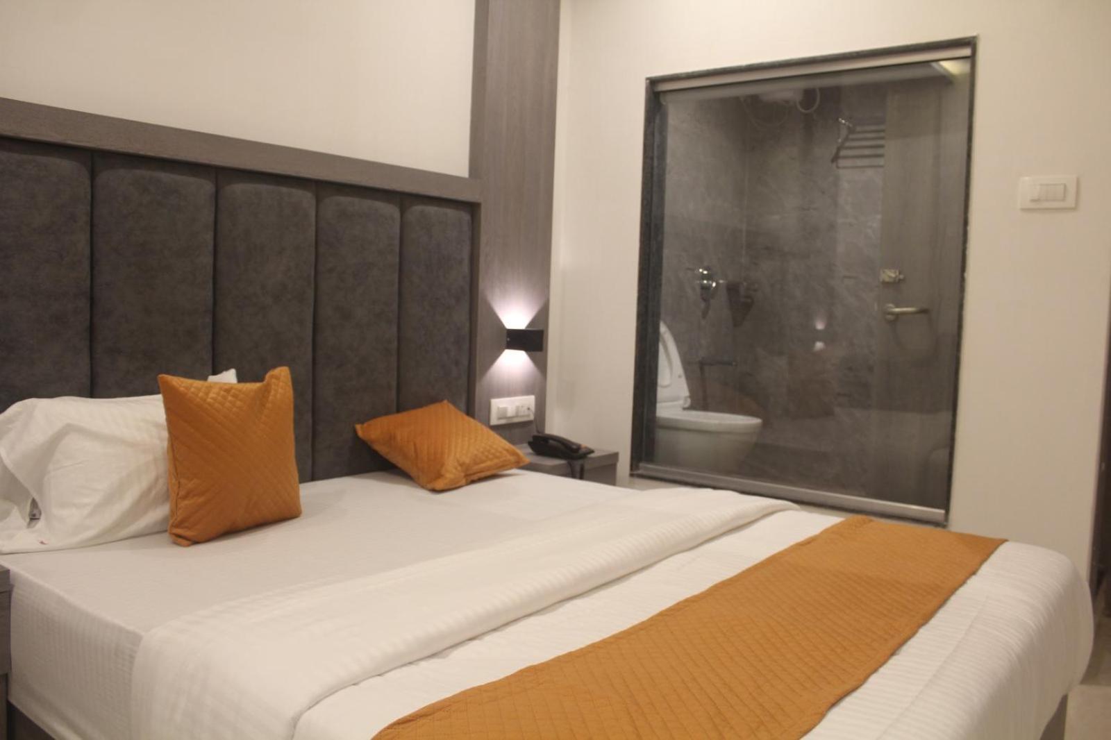 Hotel Metro Mumbai
