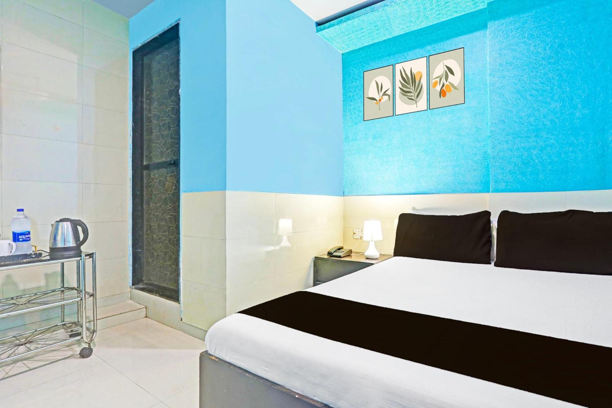 Super New Shree Niwas Hotel