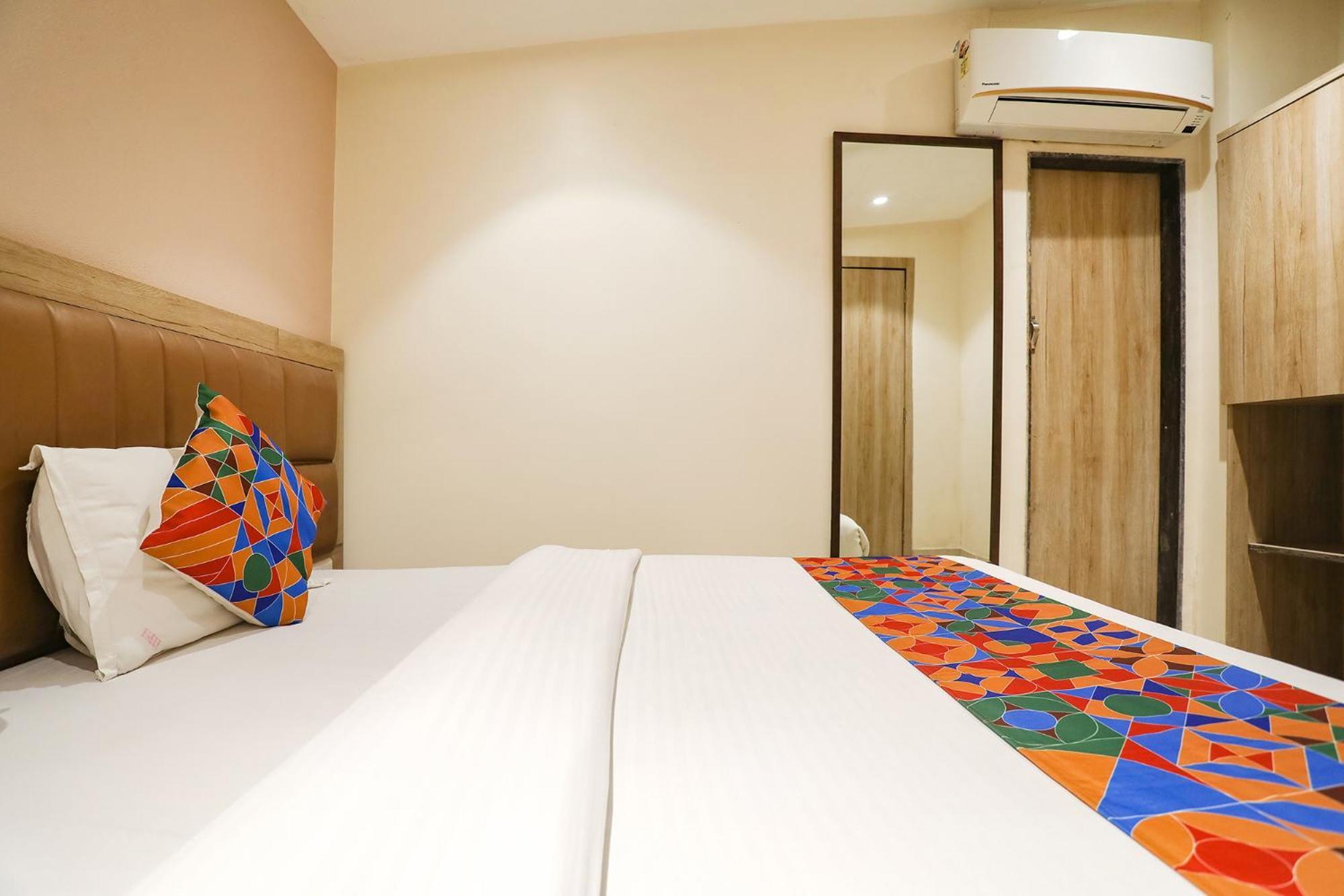 Hotel Fabexpress Divine Hospitality 4*