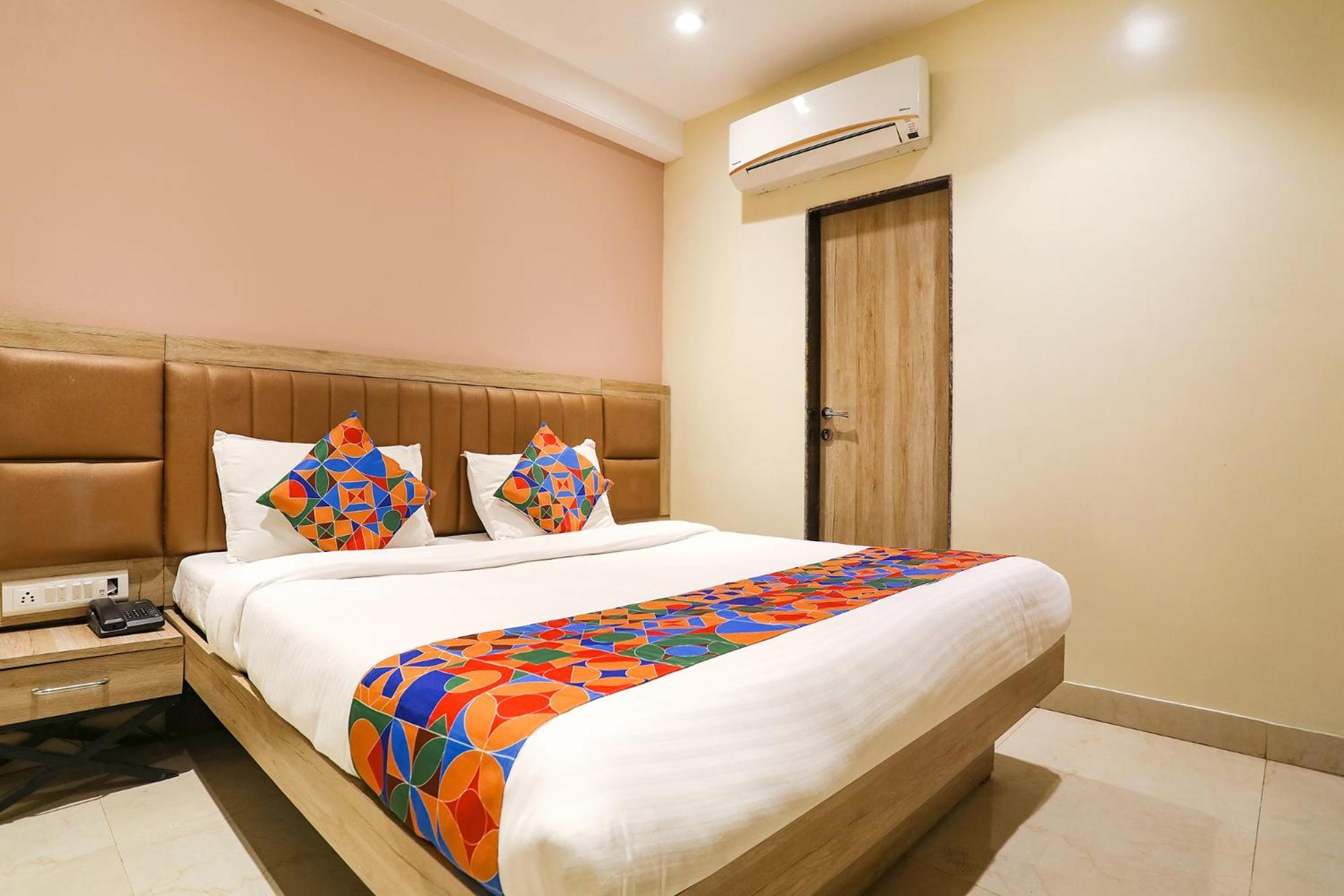 Hotel Fabexpress Divine Hospitality 4*