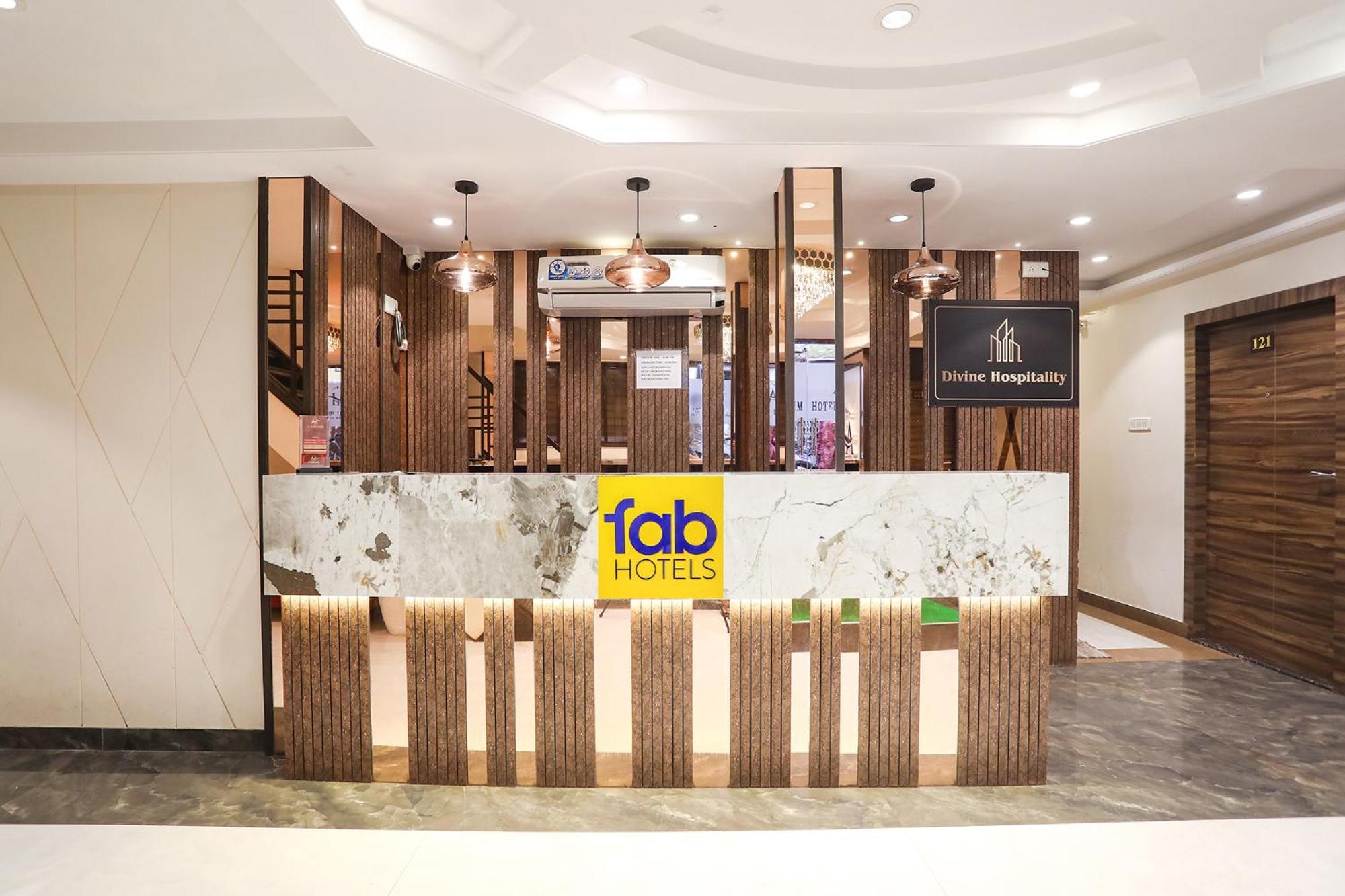Hotel Fabexpress Divine Hospitality