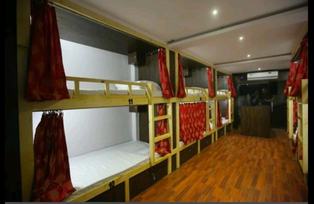 Sunrise Juhu Hostel