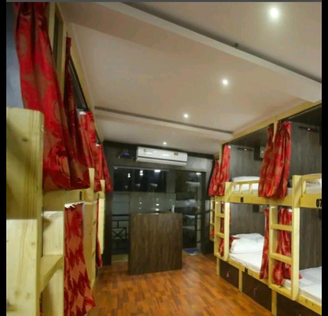 Hostel Sunrise Juhu Mumbai