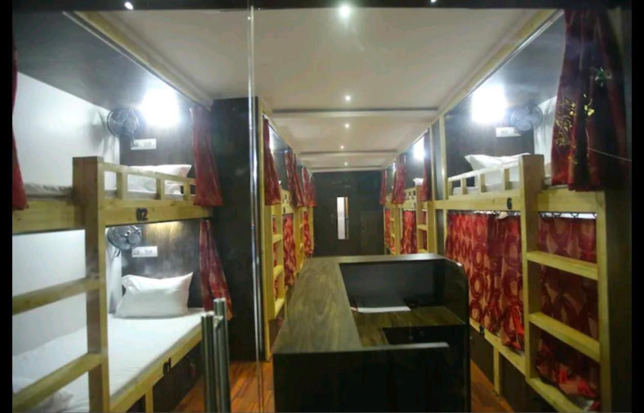 Sunrise Juhu Hostel