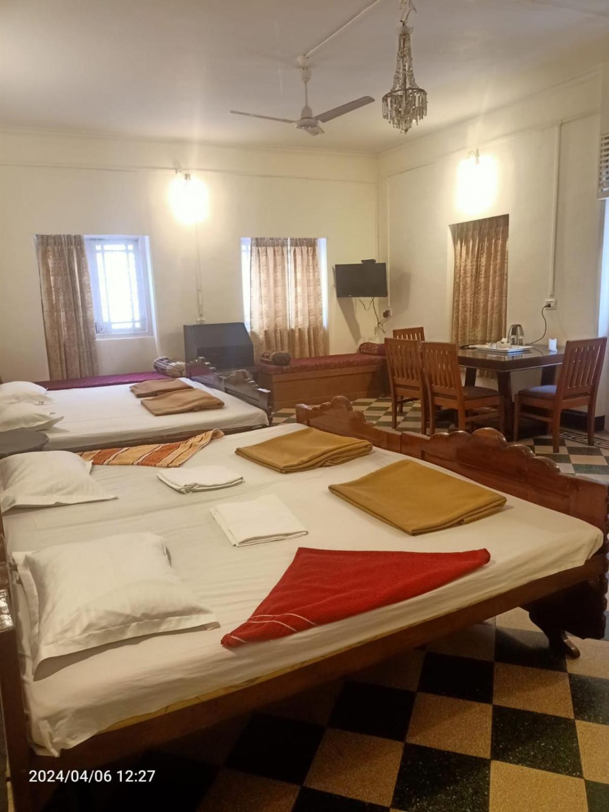 Bentleys Hotel 3* Mumbai