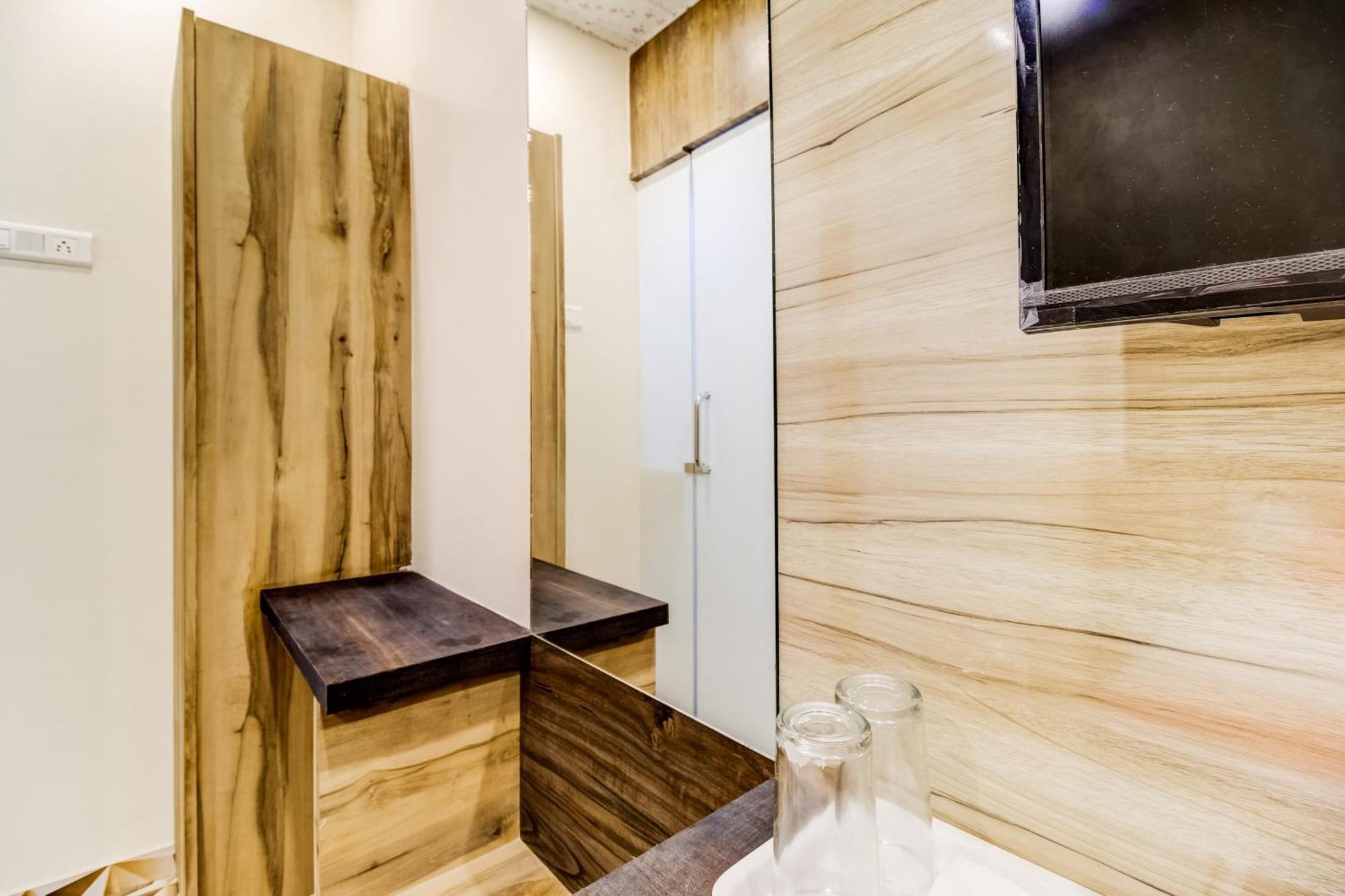 Hotel Oyo Flagship Qubic Mumbai