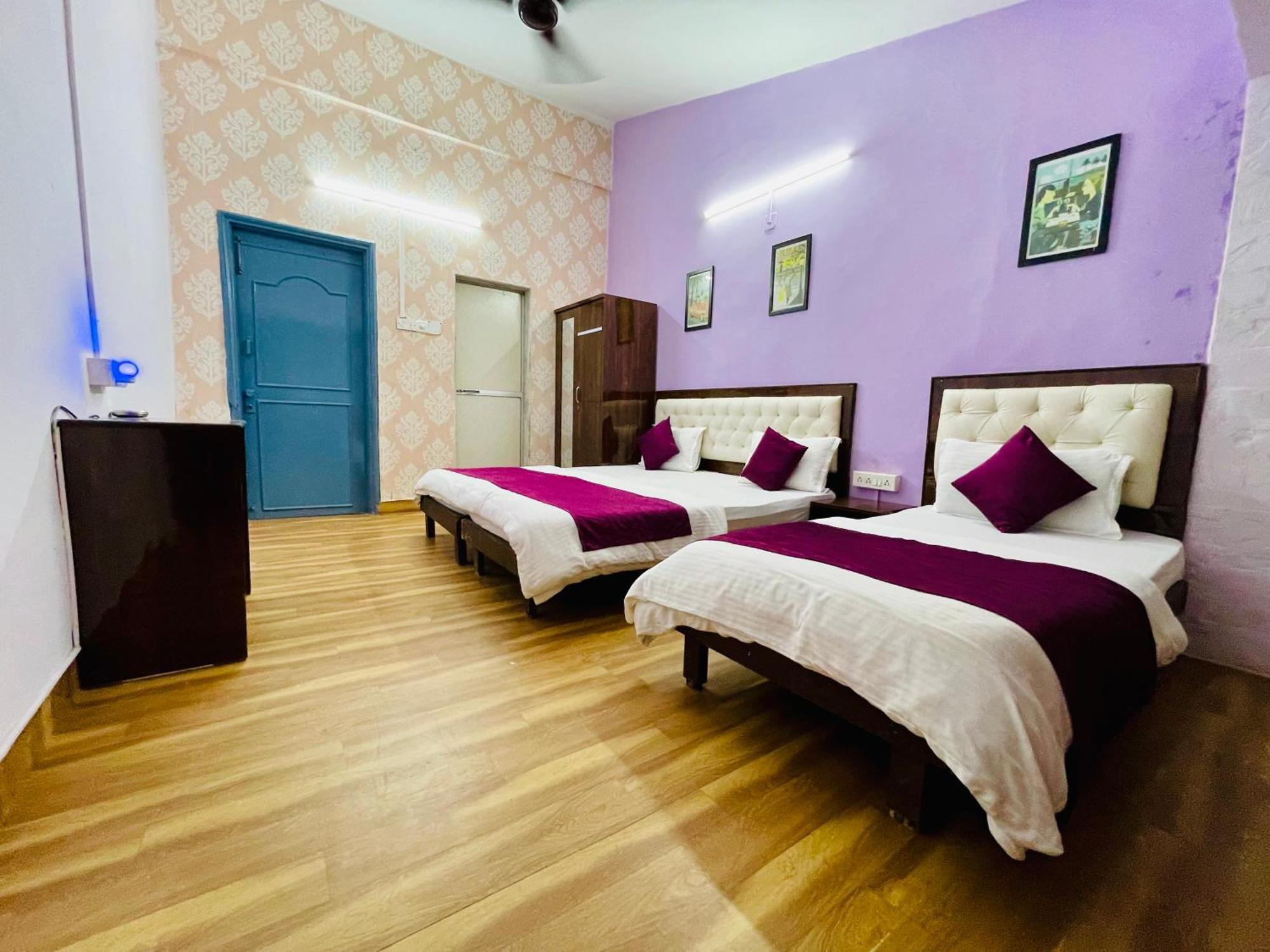 Urban And Suites, Service In Goregaon * Mumbai