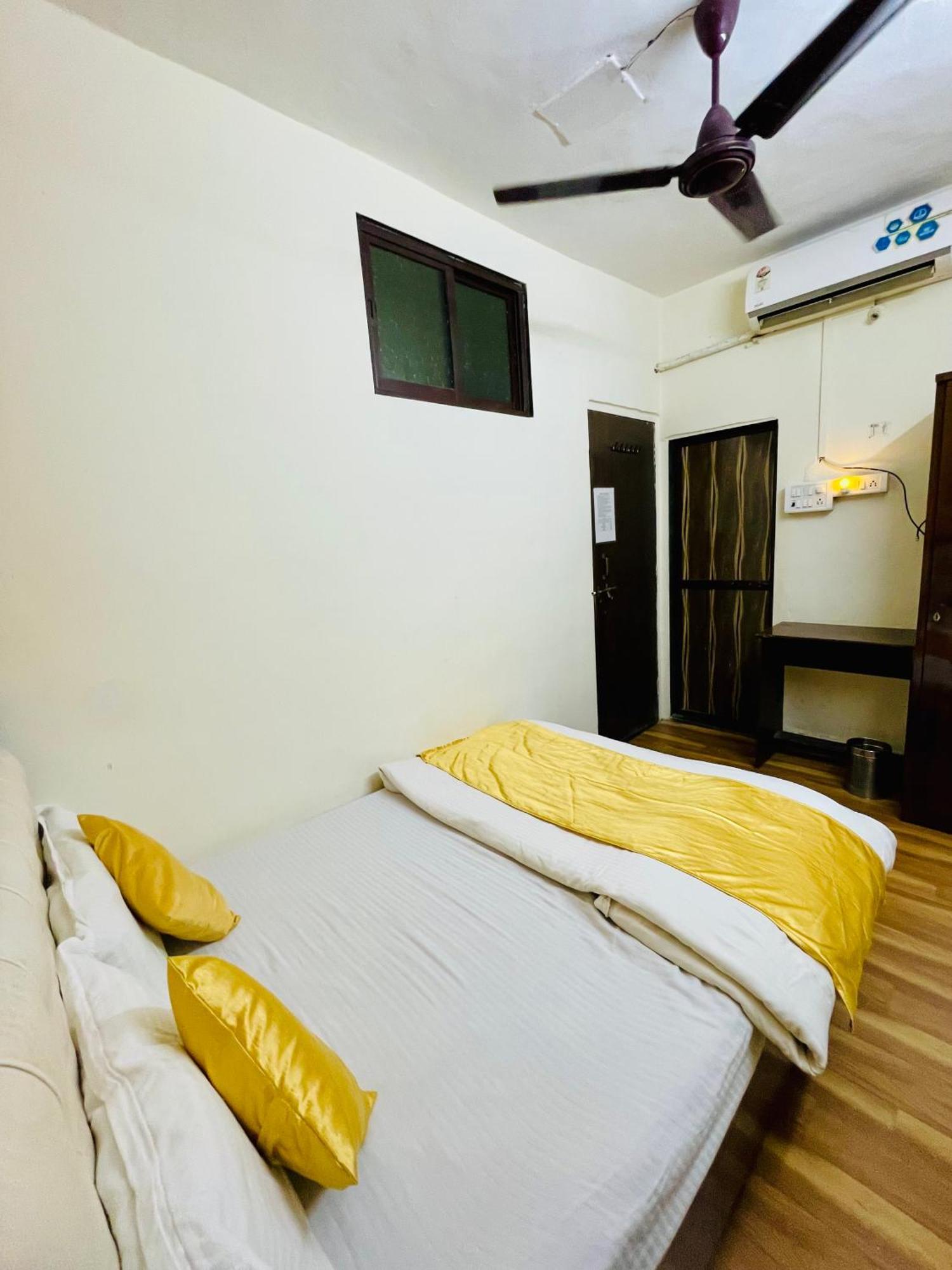 Homestay Urban And Suites, Service In Goregaon