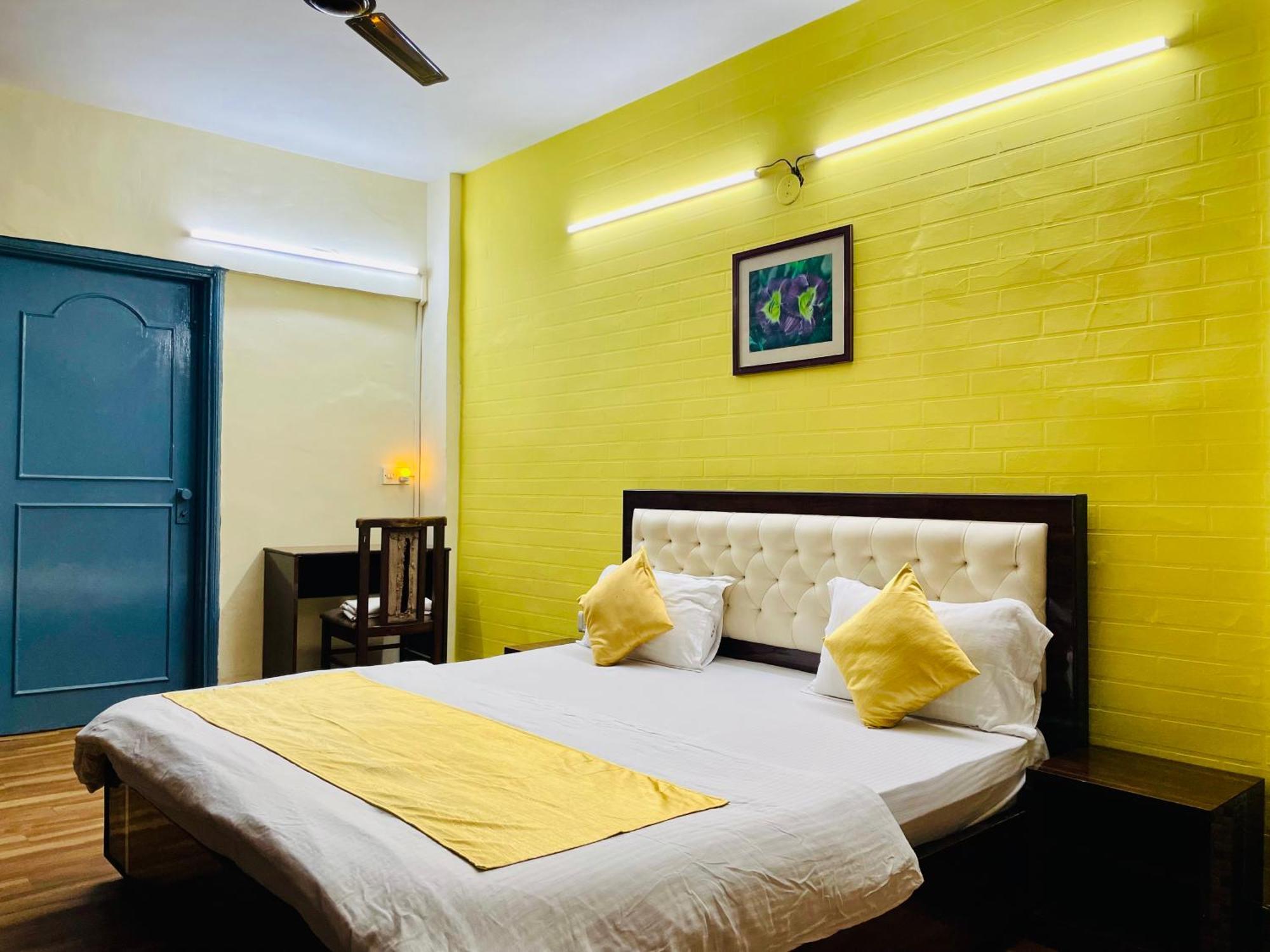 Urban And Suites, Service In Goregaon Mumbai