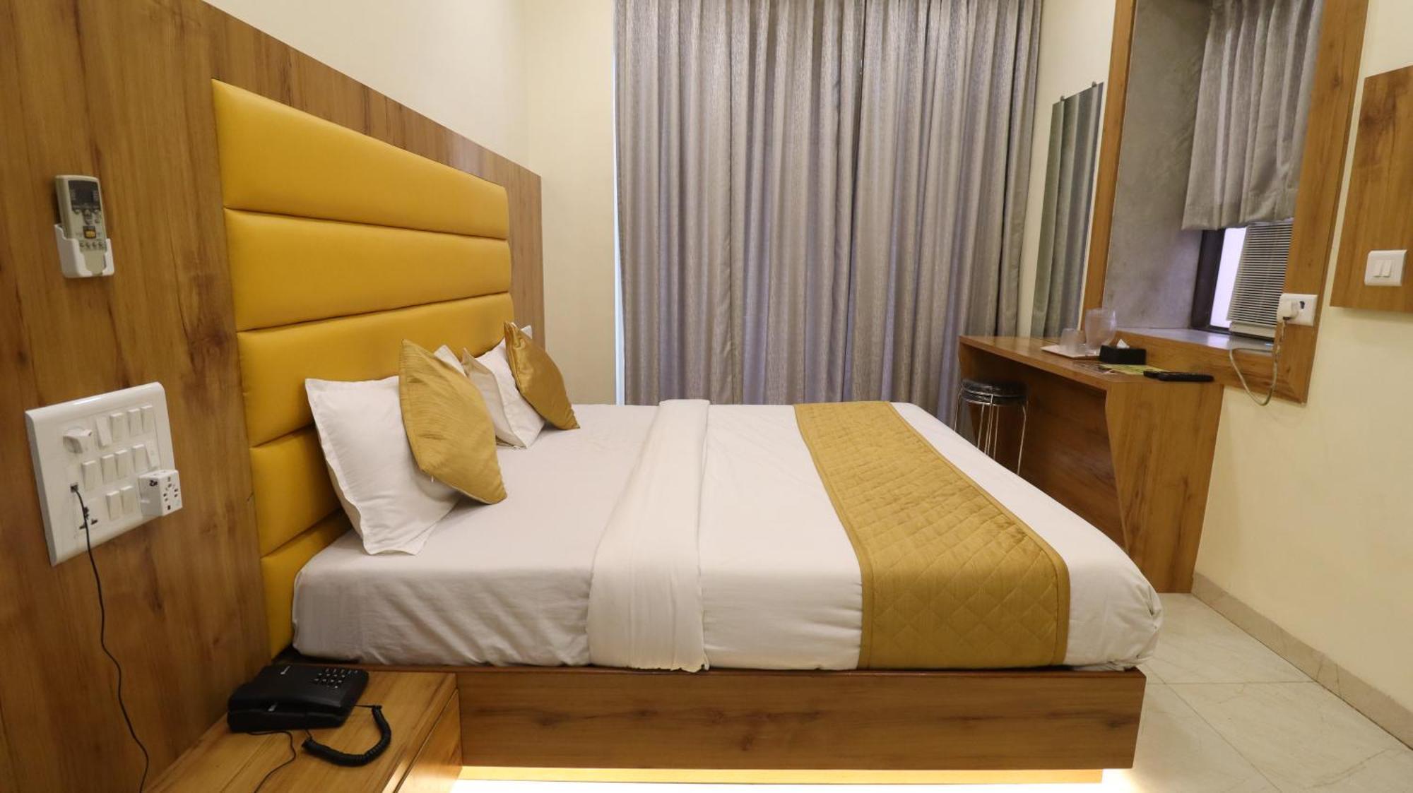 National - Grant Road Hotel 3*