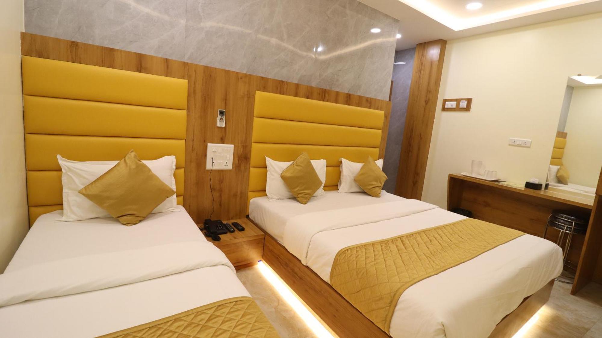 Hotel National - Grant Road 3*