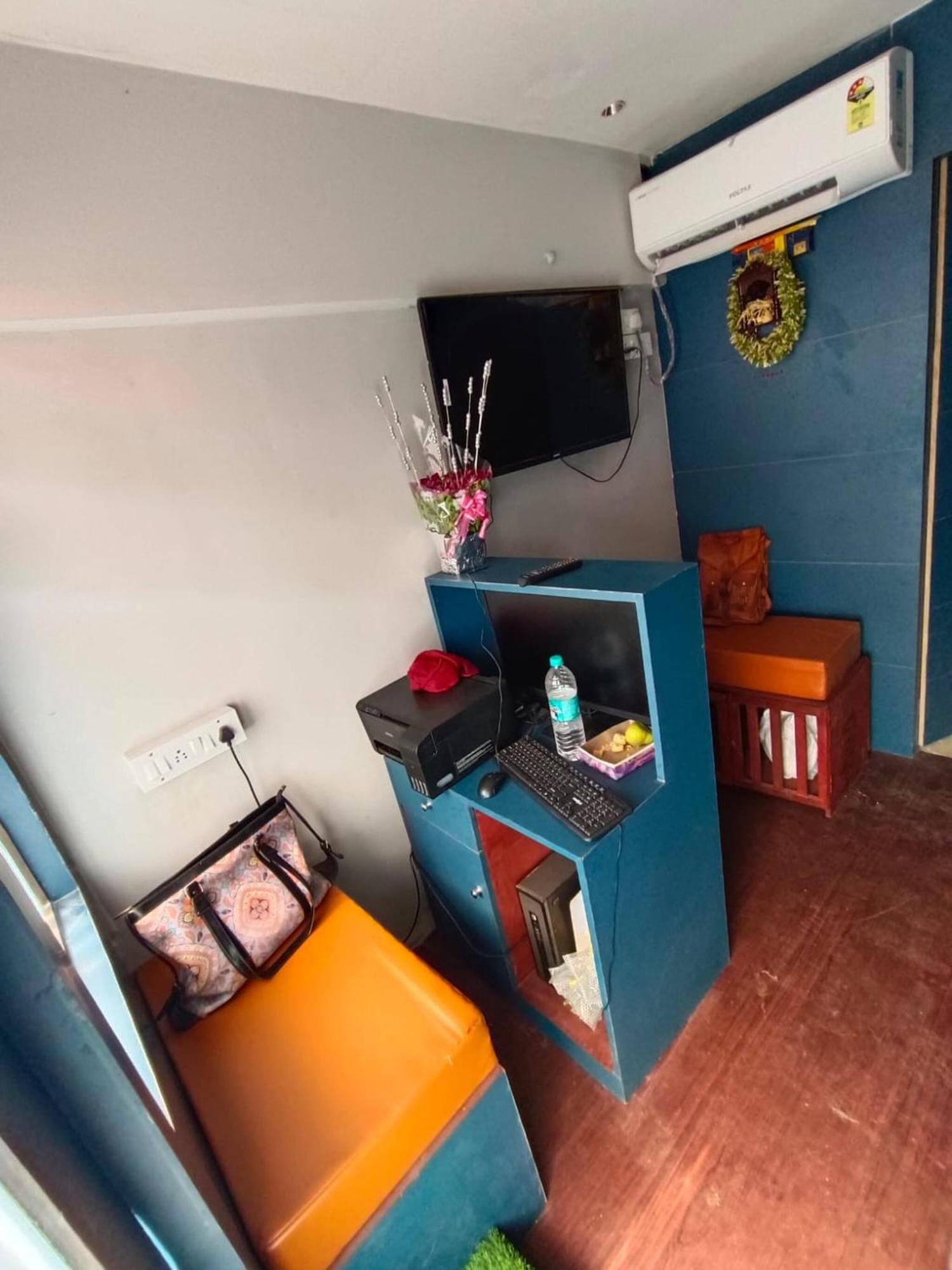 Guest house In Bb - Sinhassan