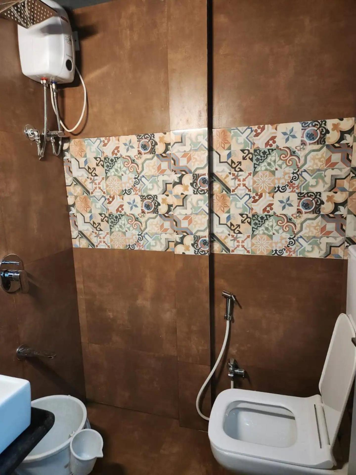 Guest house In Bb - Sinhassan