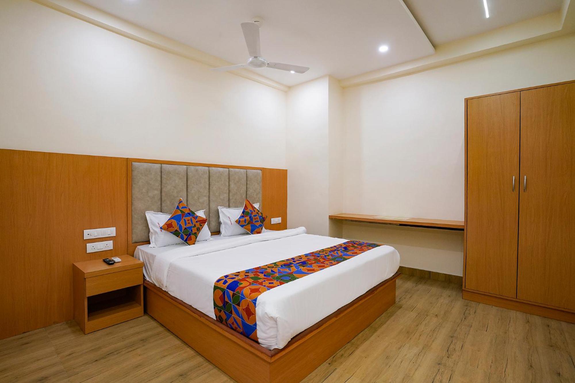 Fabhotel 7 Square - Nr Bkc Hotel