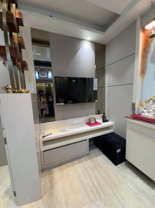 Pixiestays Goregaon West