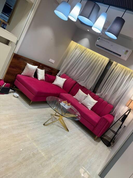 Pixiestays Goregaon West Apartment
