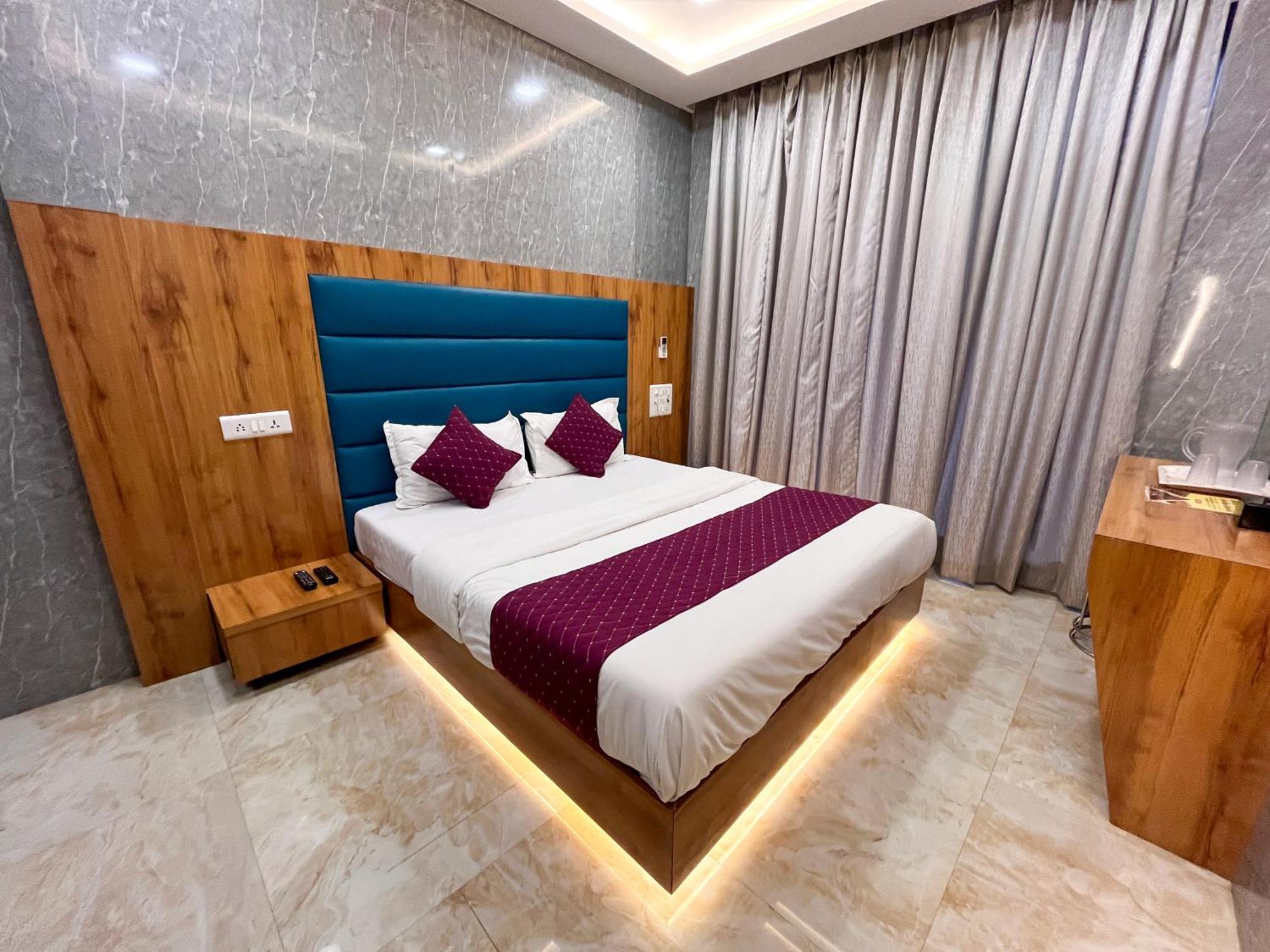 National - Grant Road Hotel Mumbai