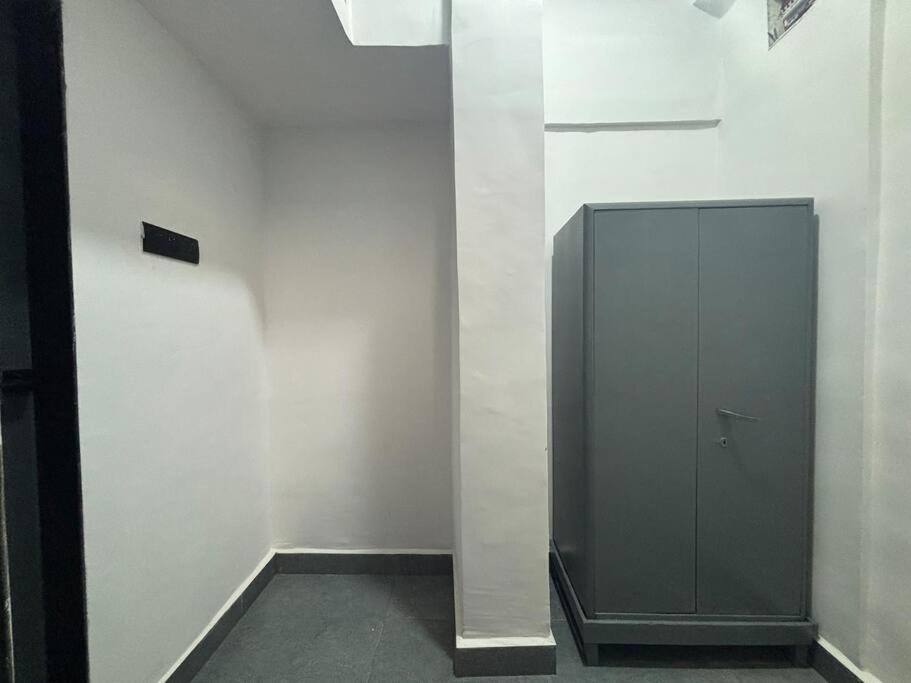 #4 Ensuite Cozy Place - Hub Of Apartment *