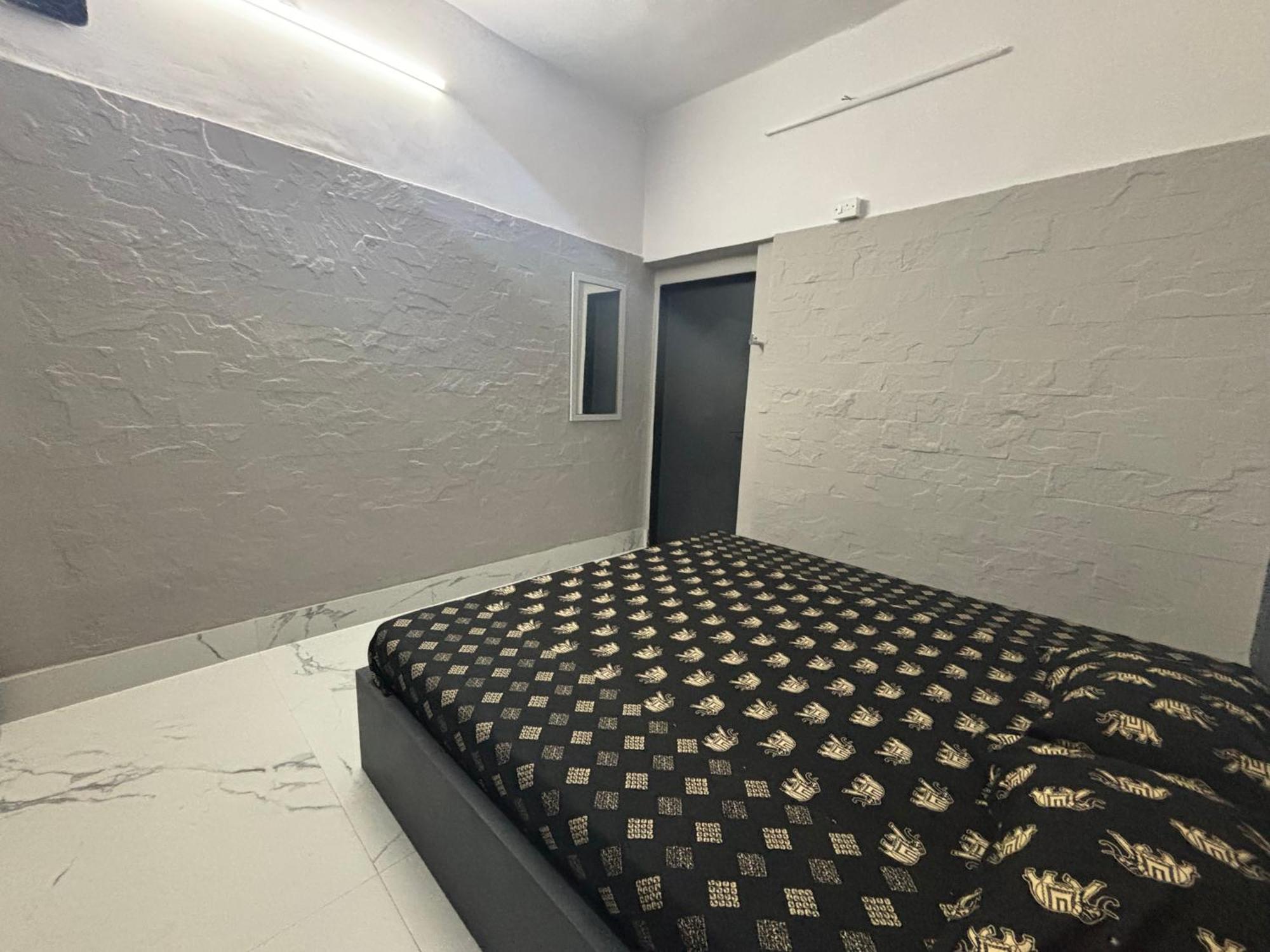 Aqua International Airport Bed & Breakfast *