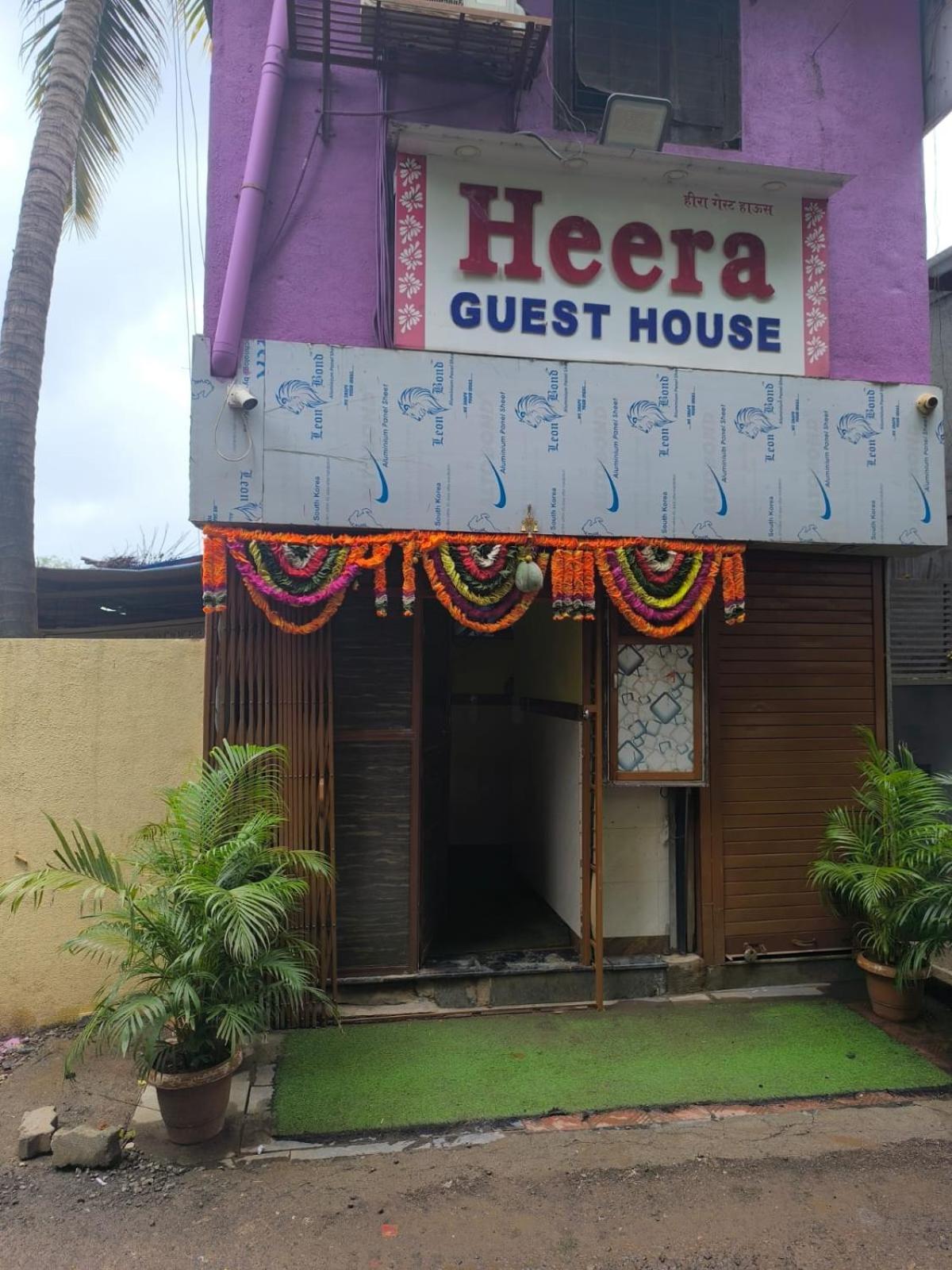 Heera Hotel 2*