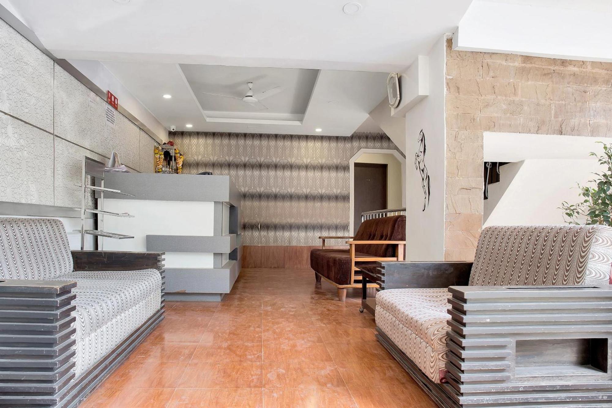 Hotel O Rana Residency Near Western Express Highway Metro Station Hotel