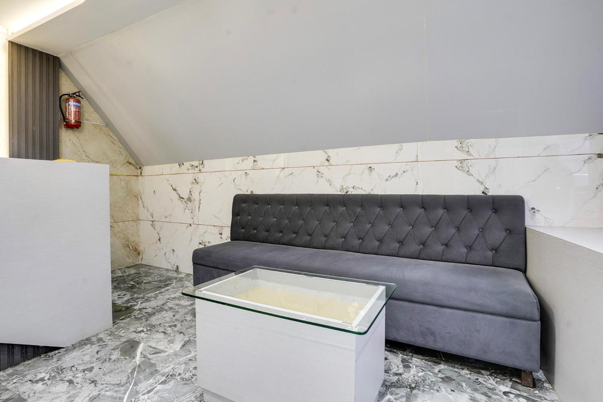 Hotel Fabhotel Rr Residency - Near Bkc