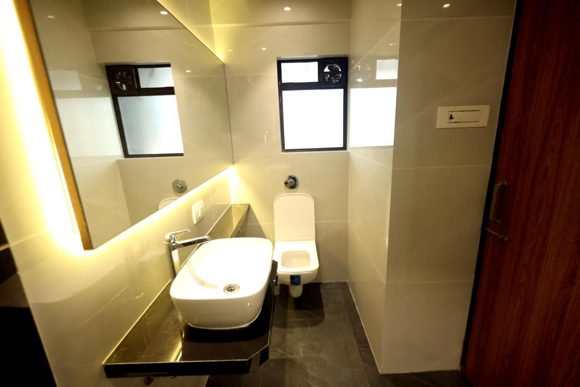 Host International Marol Hotel