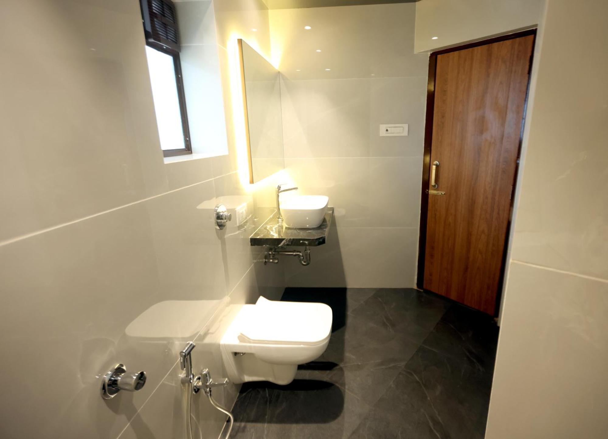 Host International Marol Hotel