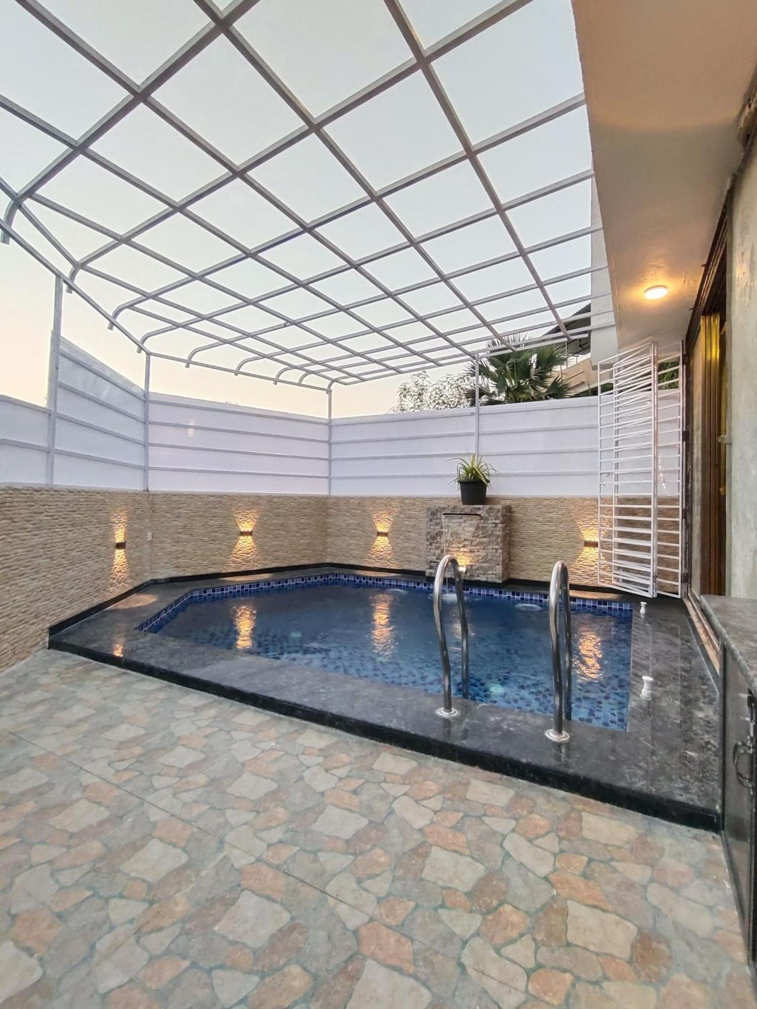 3bhk Parindacasa With Pvt Pool & Uhd Theatre Villa Mumbai