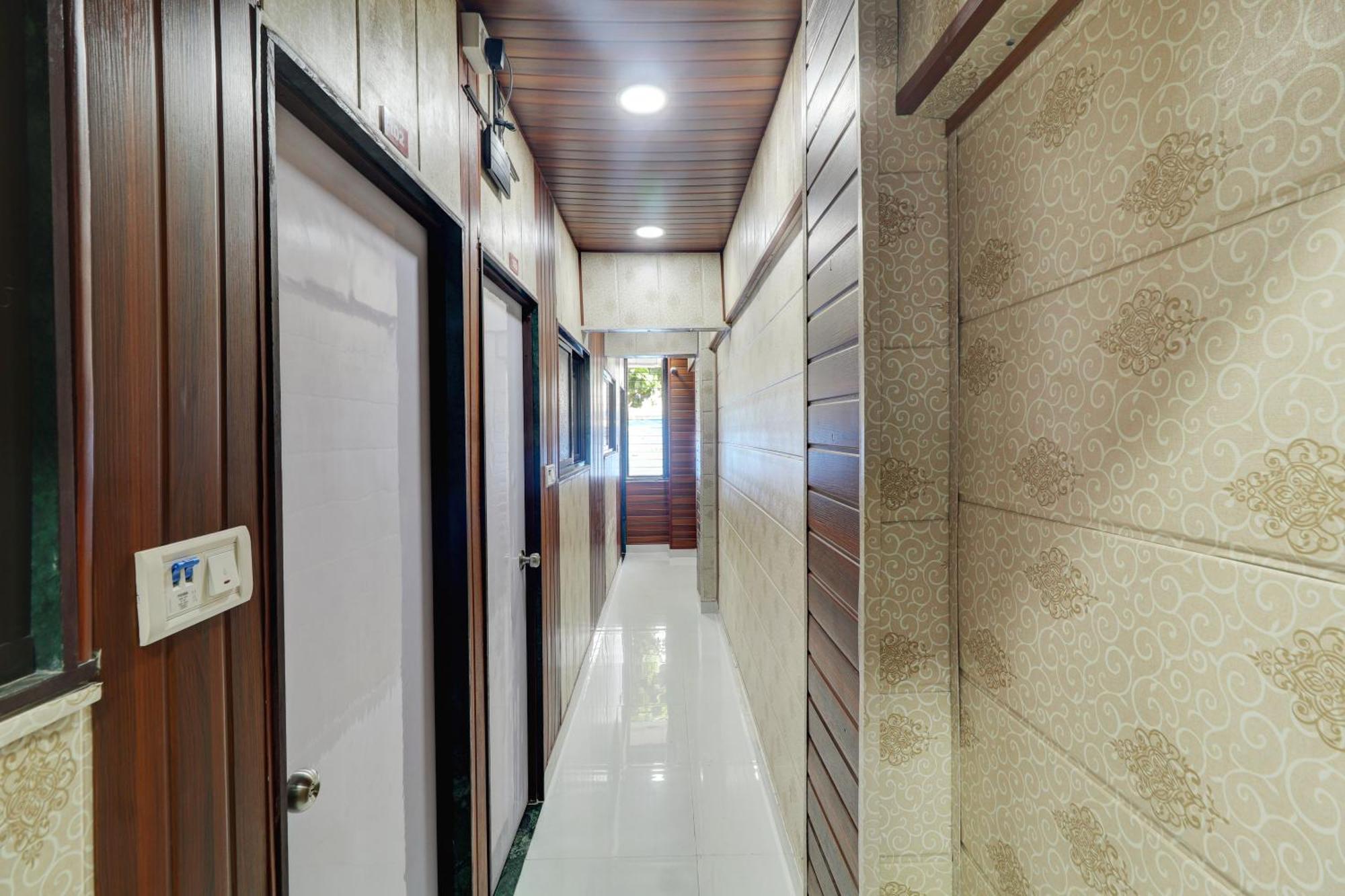 Hotel Ab Residency 3*