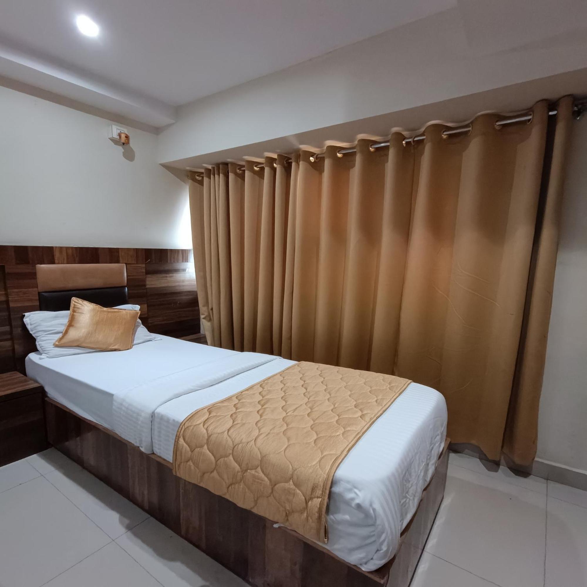Rk Hotel-near Grant Road Railway Station 2* Mumbai