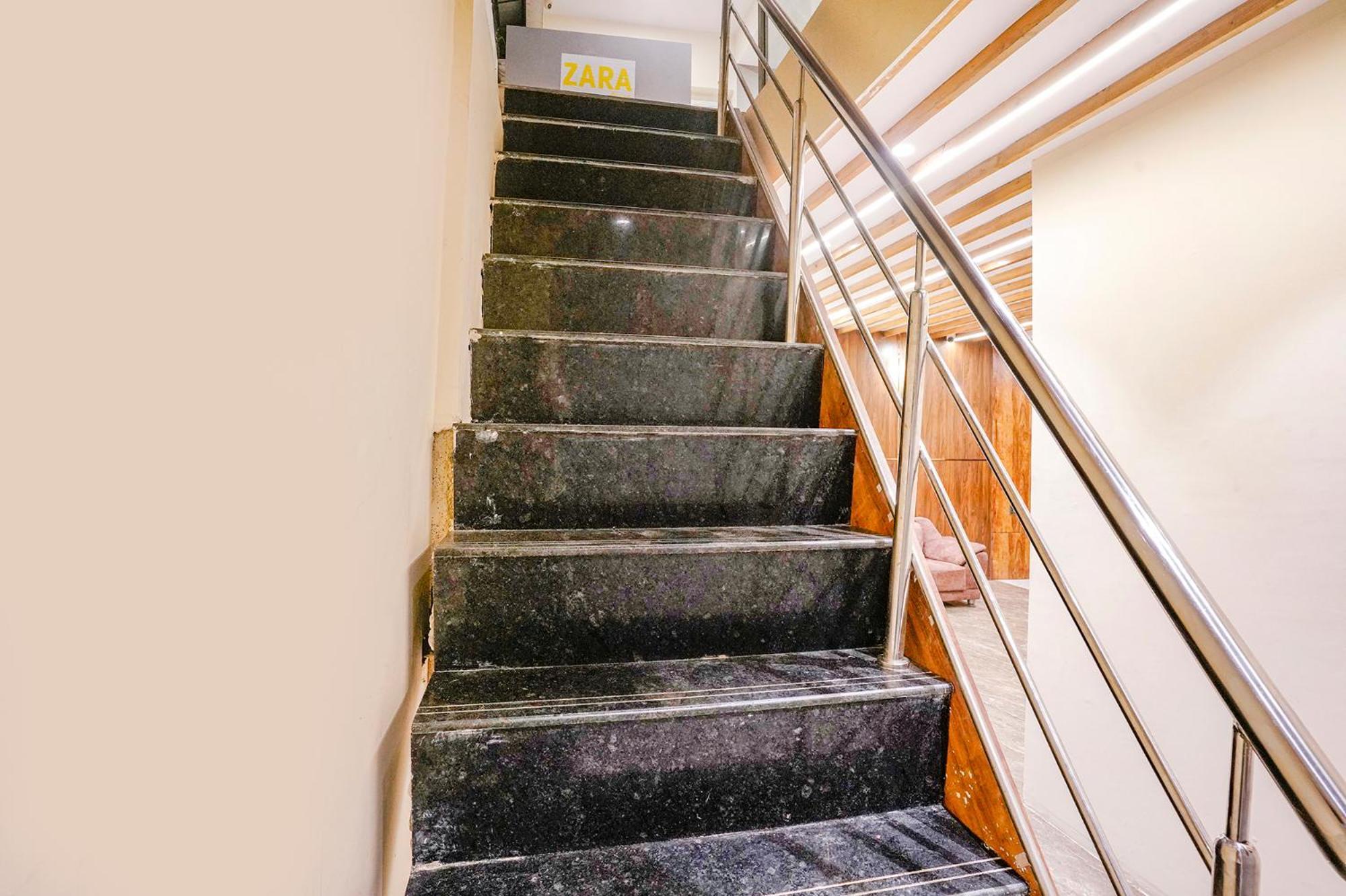 Hotel Fabhotel Grand Prime Nr Nesco 3*