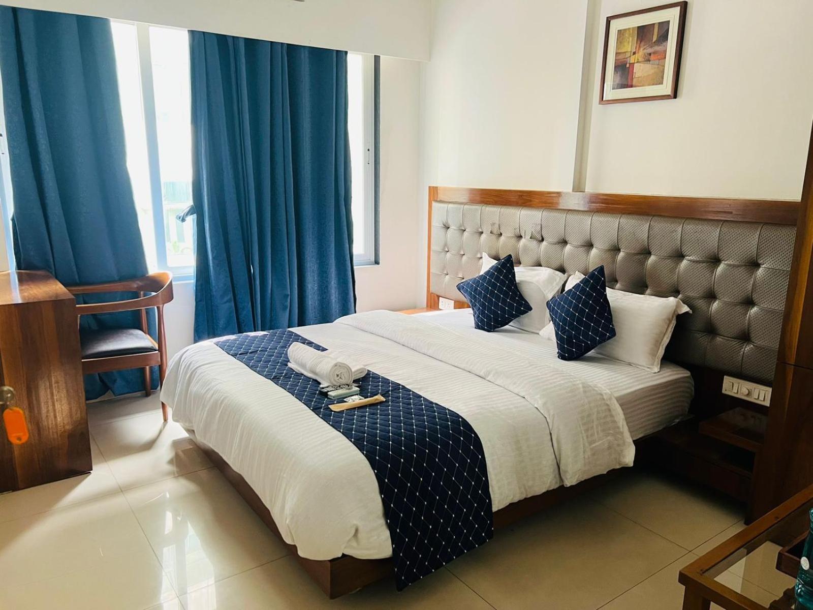 Luna Spaces- Near International Airport Guest house Mumbai