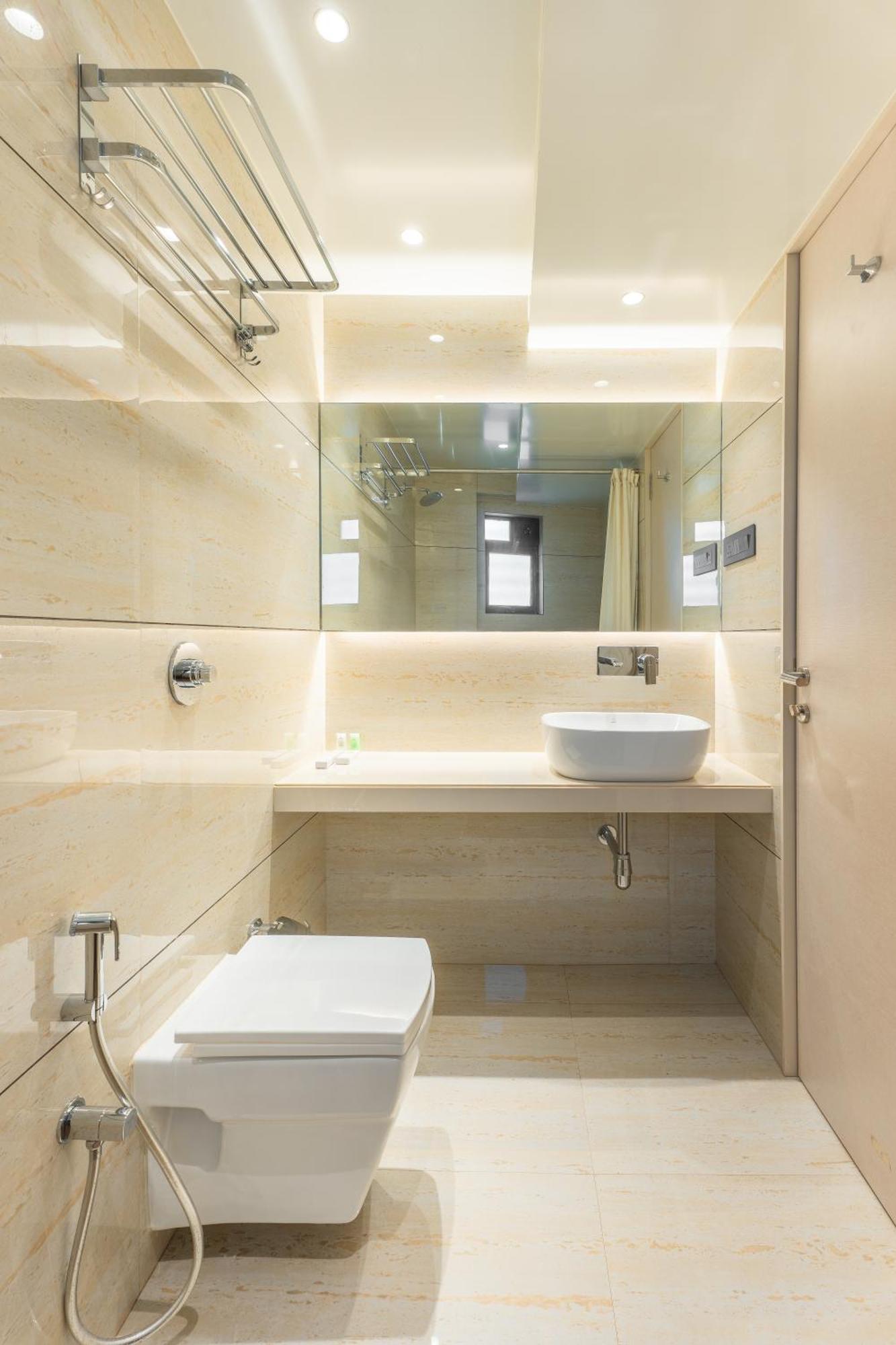 Hotel Supreme Comforts - Airport 3*