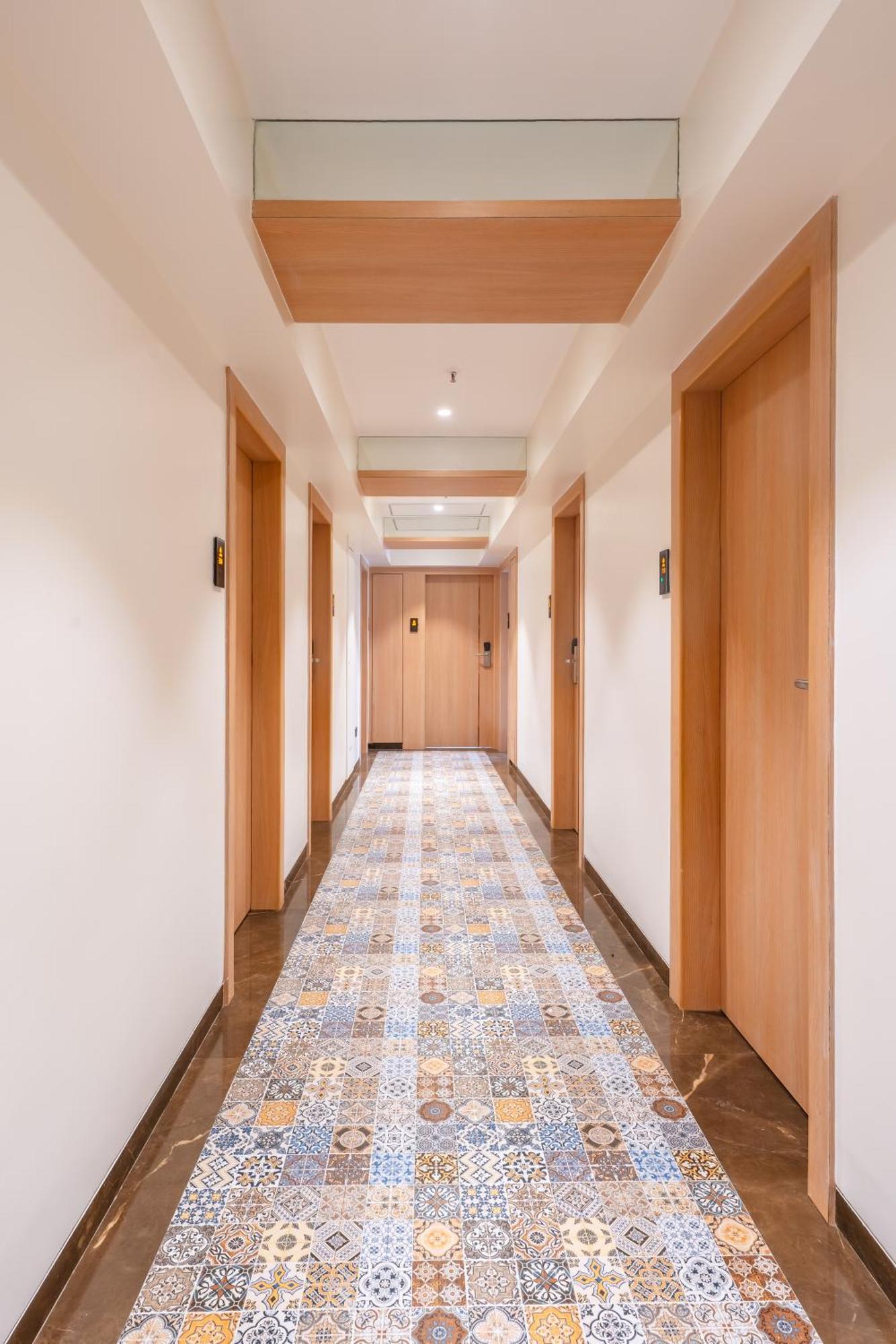 Supreme Comforts - Airport 3* Mumbai