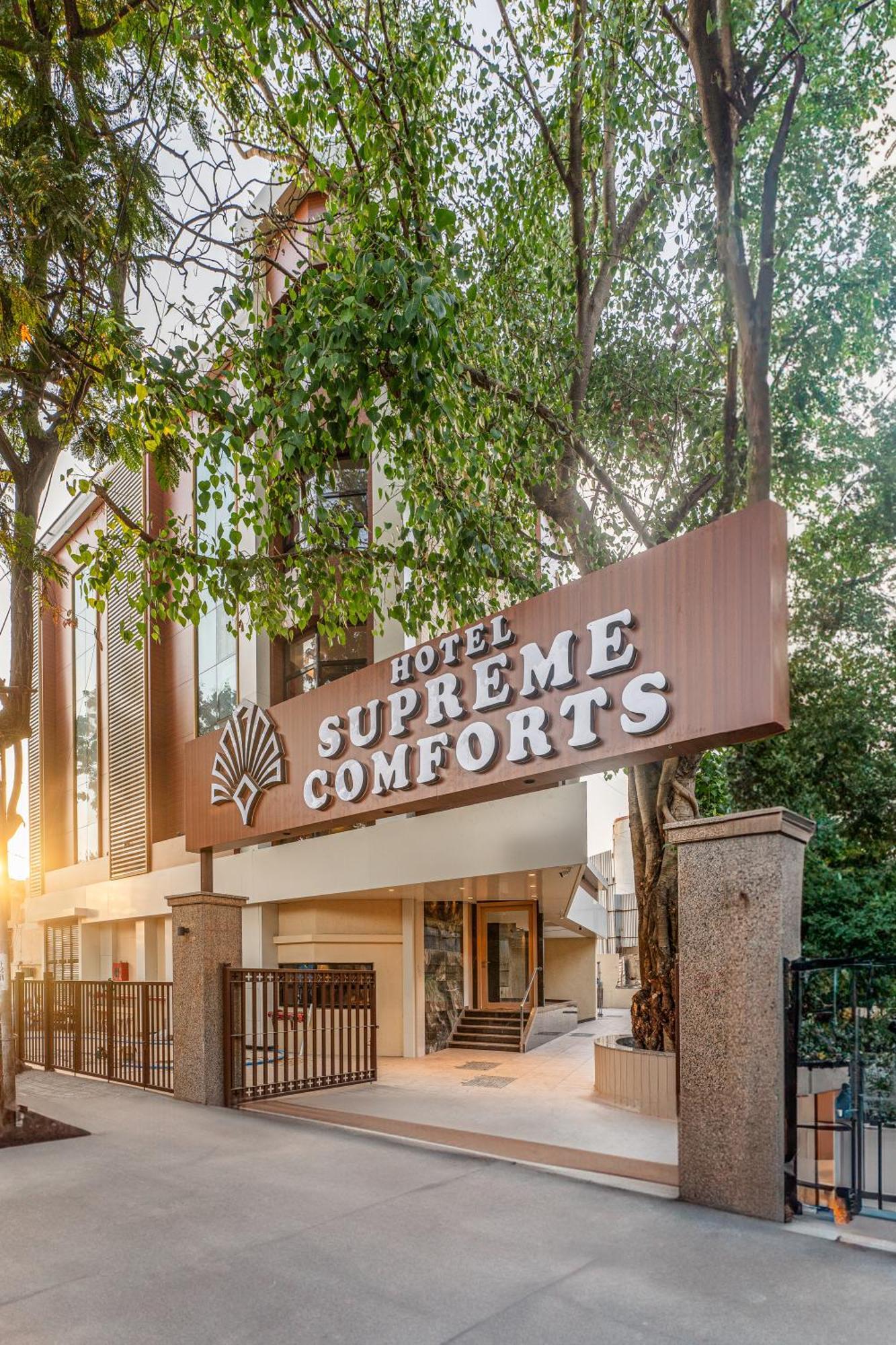 Supreme Comforts - Airport 3*