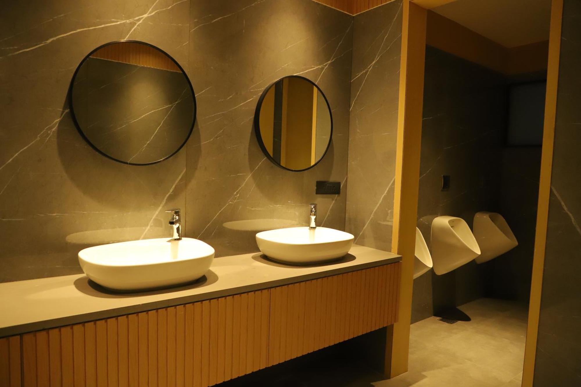 37th Crescent Navi Hotel 4*