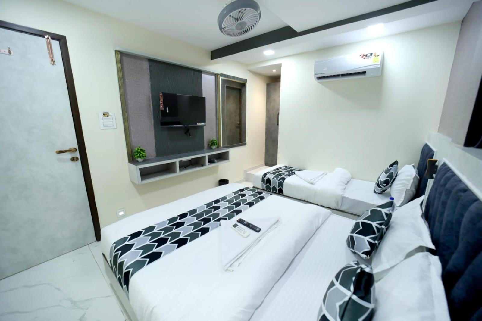 Guest house N M Nr Kokilaben Hospital