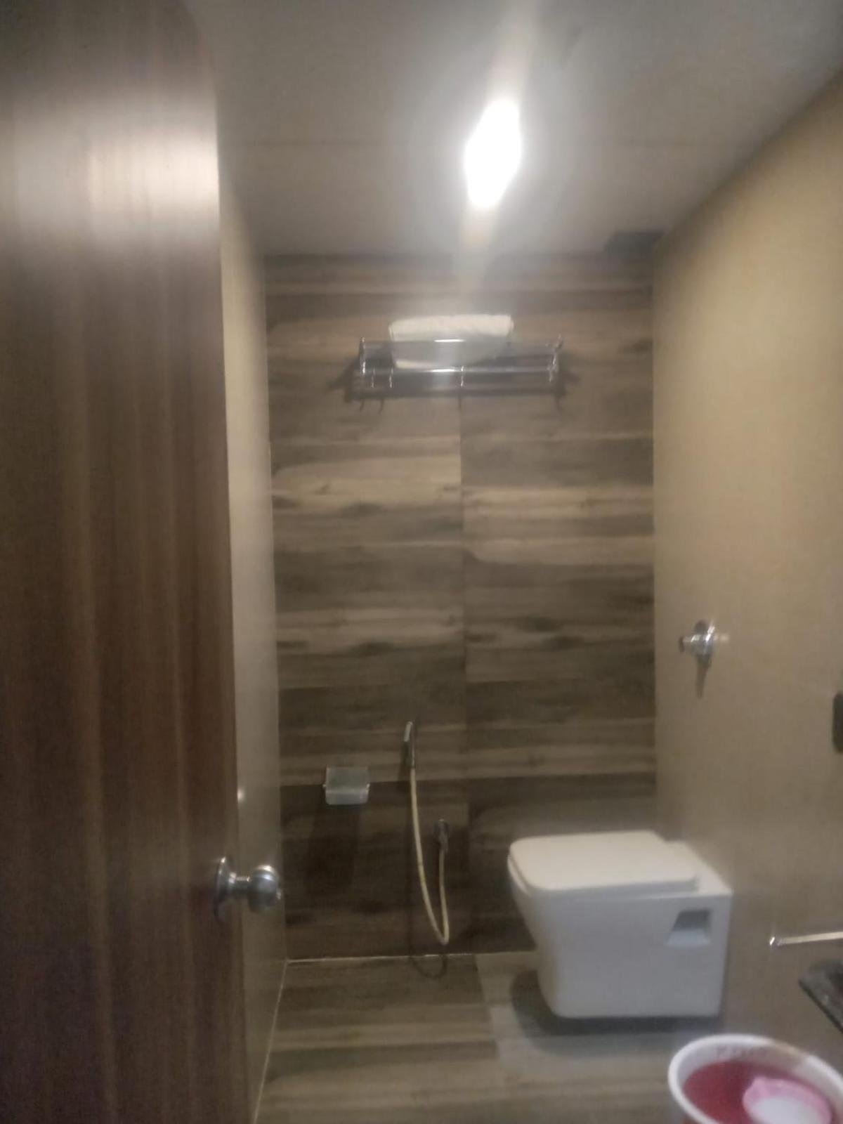 Glitz A Residency - Nr International Airport
