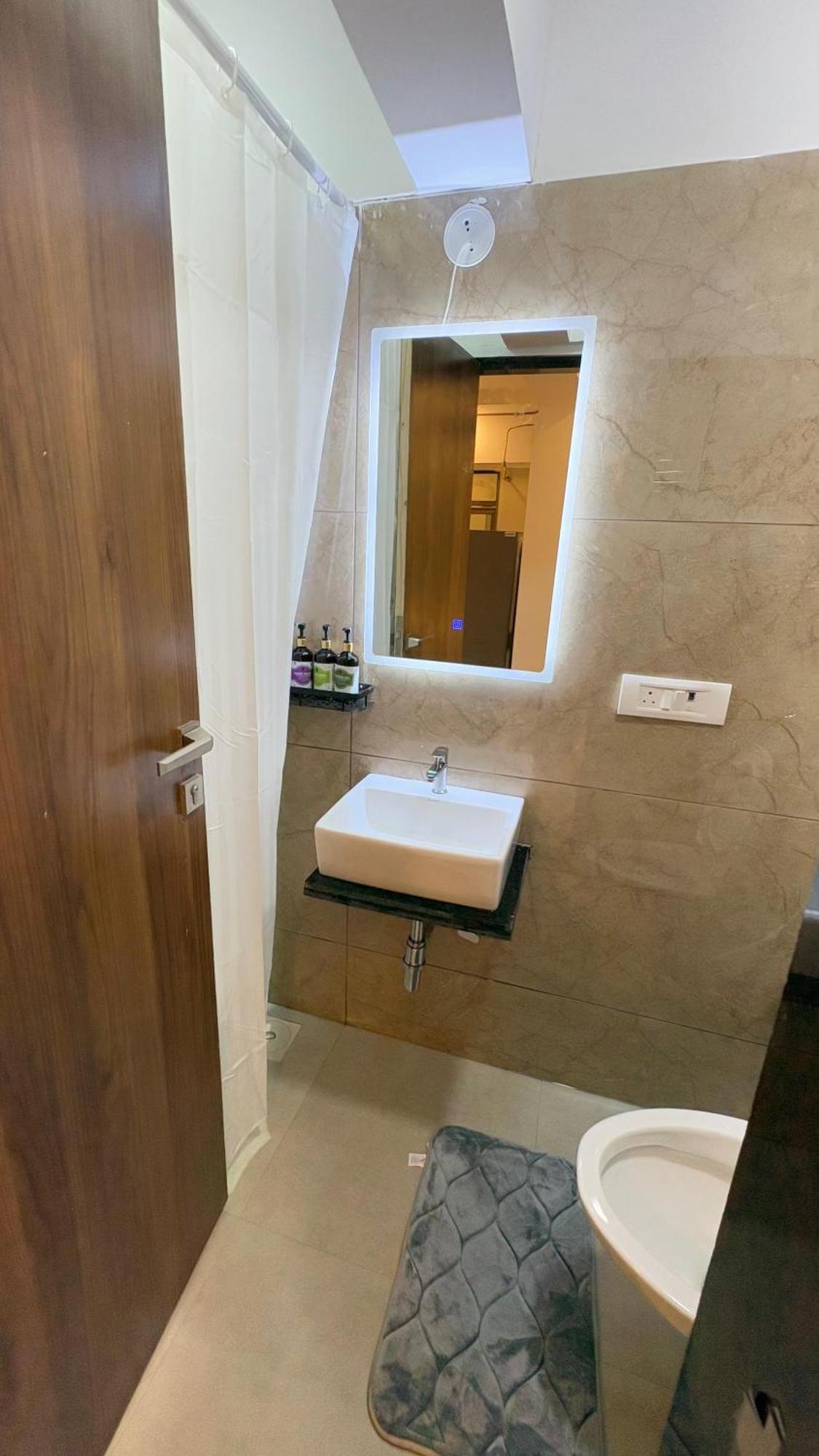 Apartment Osi Powai *