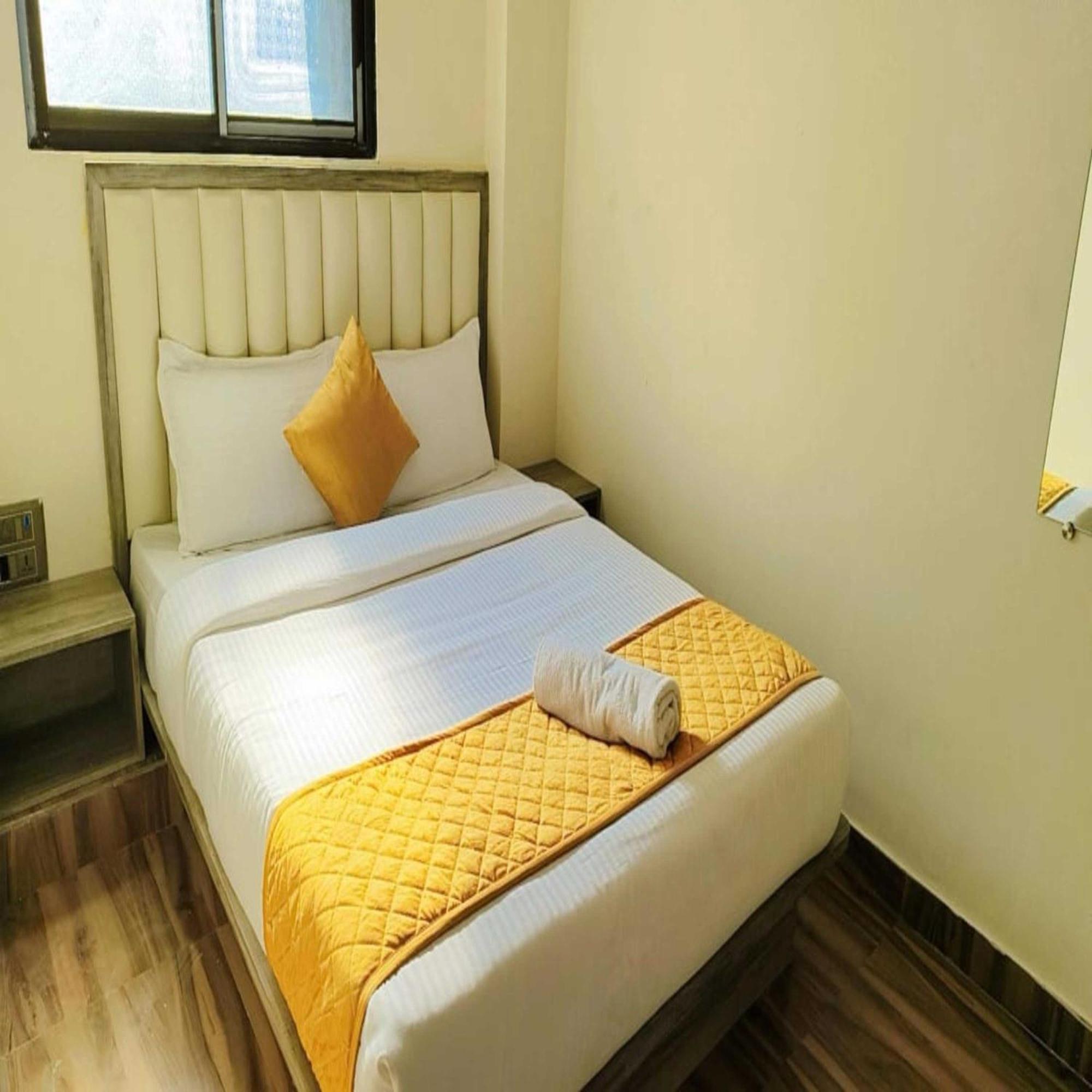 Hotel Pride - Kurla West 3*