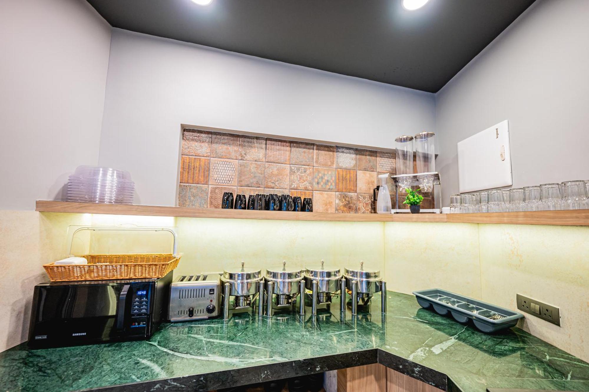 Indie Studios, Chembur 3* Mumbai