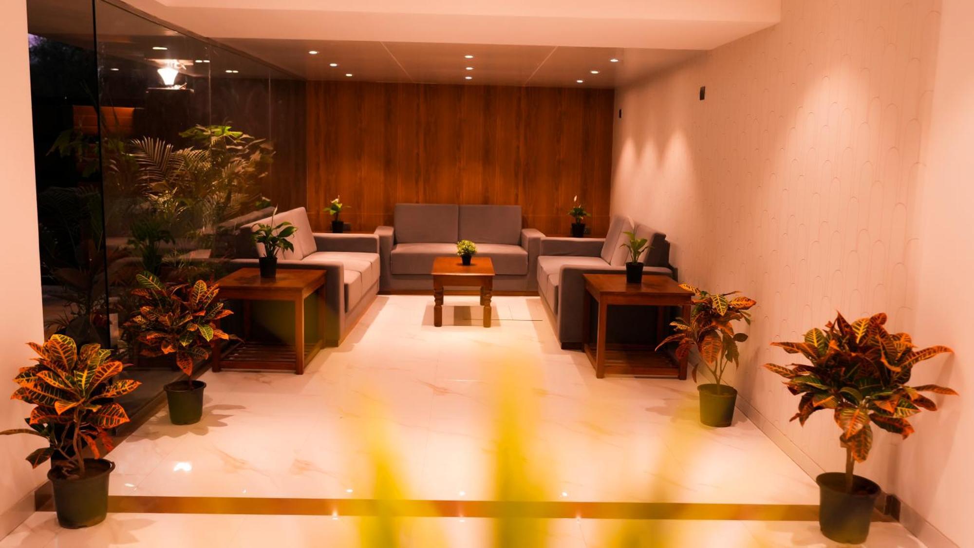 Hsquare Andheri West Hotel