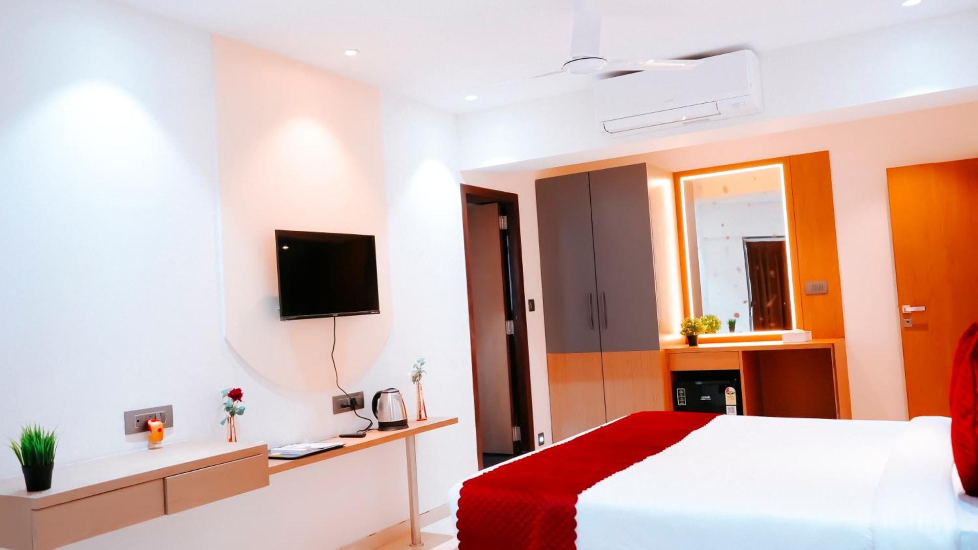 Hsquare Andheri West Hotel