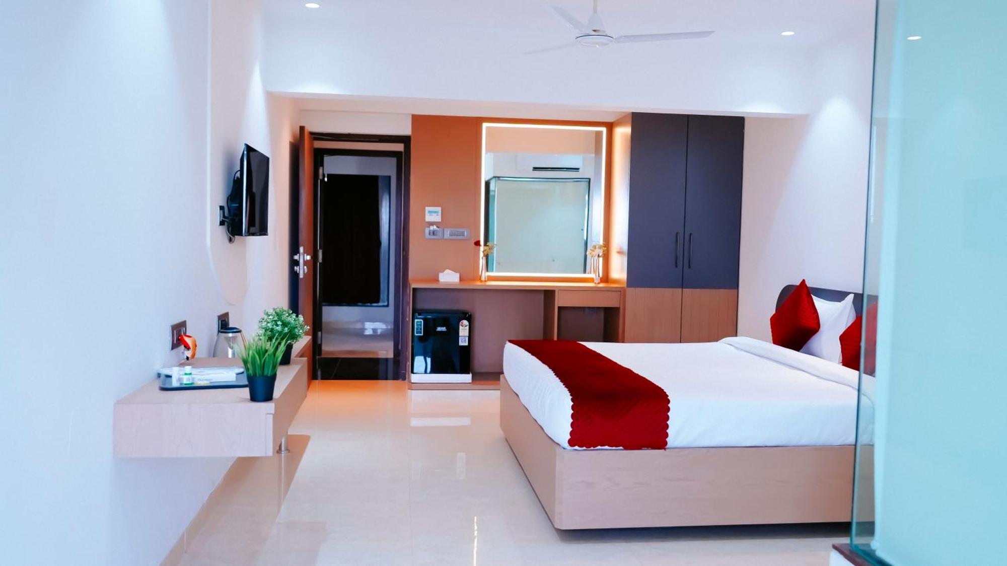 Hsquare Andheri West Hotel 3*