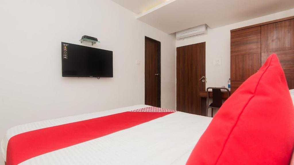 Grand Plaza Hotel 3*