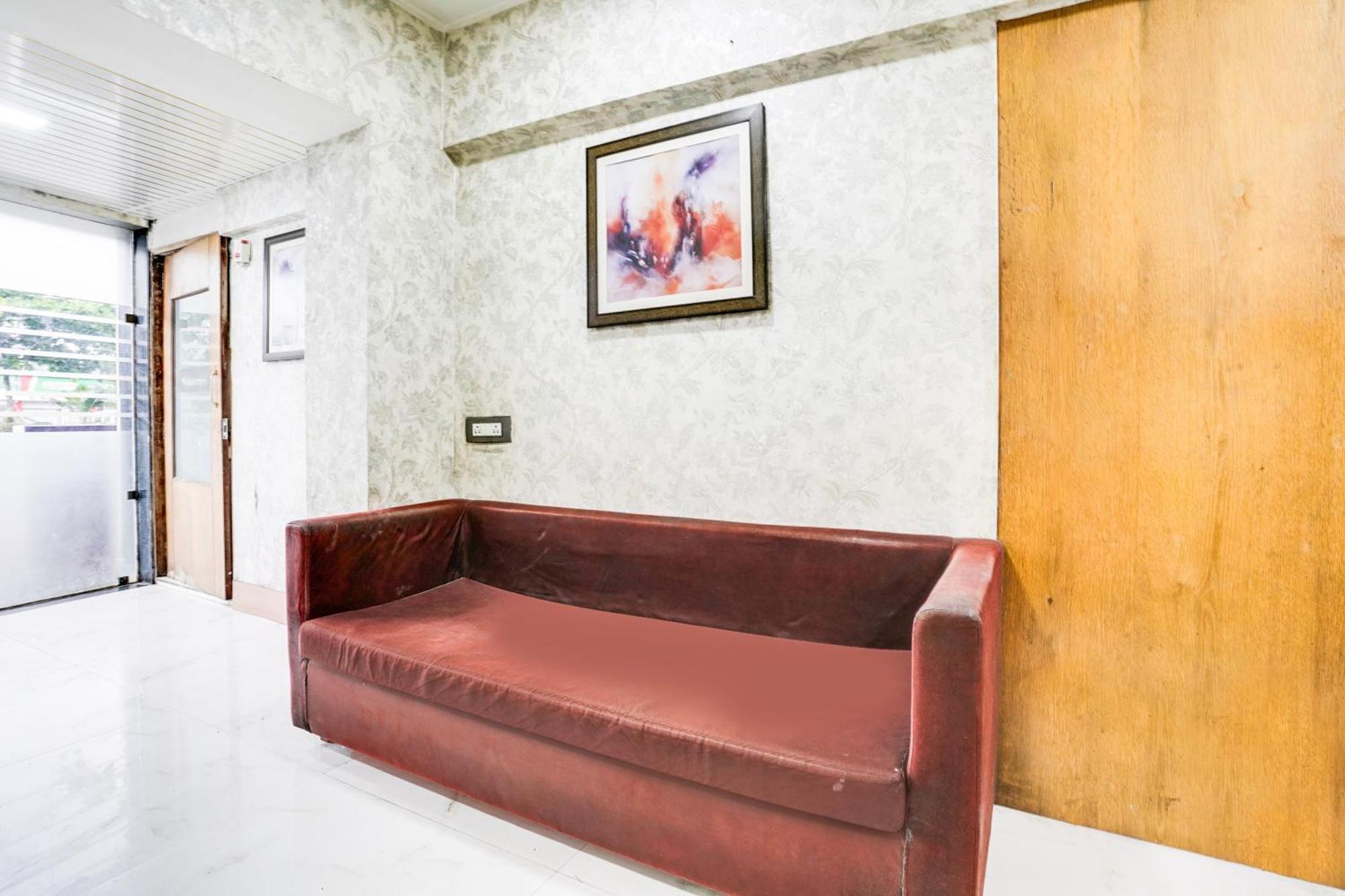 Hotel Super Collection O Andheri Near Airport Formerly We 4*