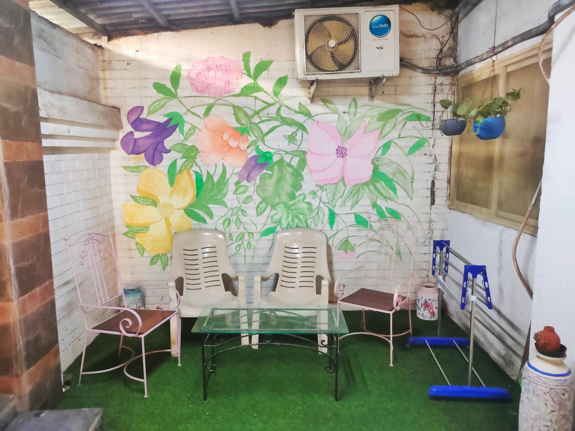 Ebony - Comfortable Homestay *